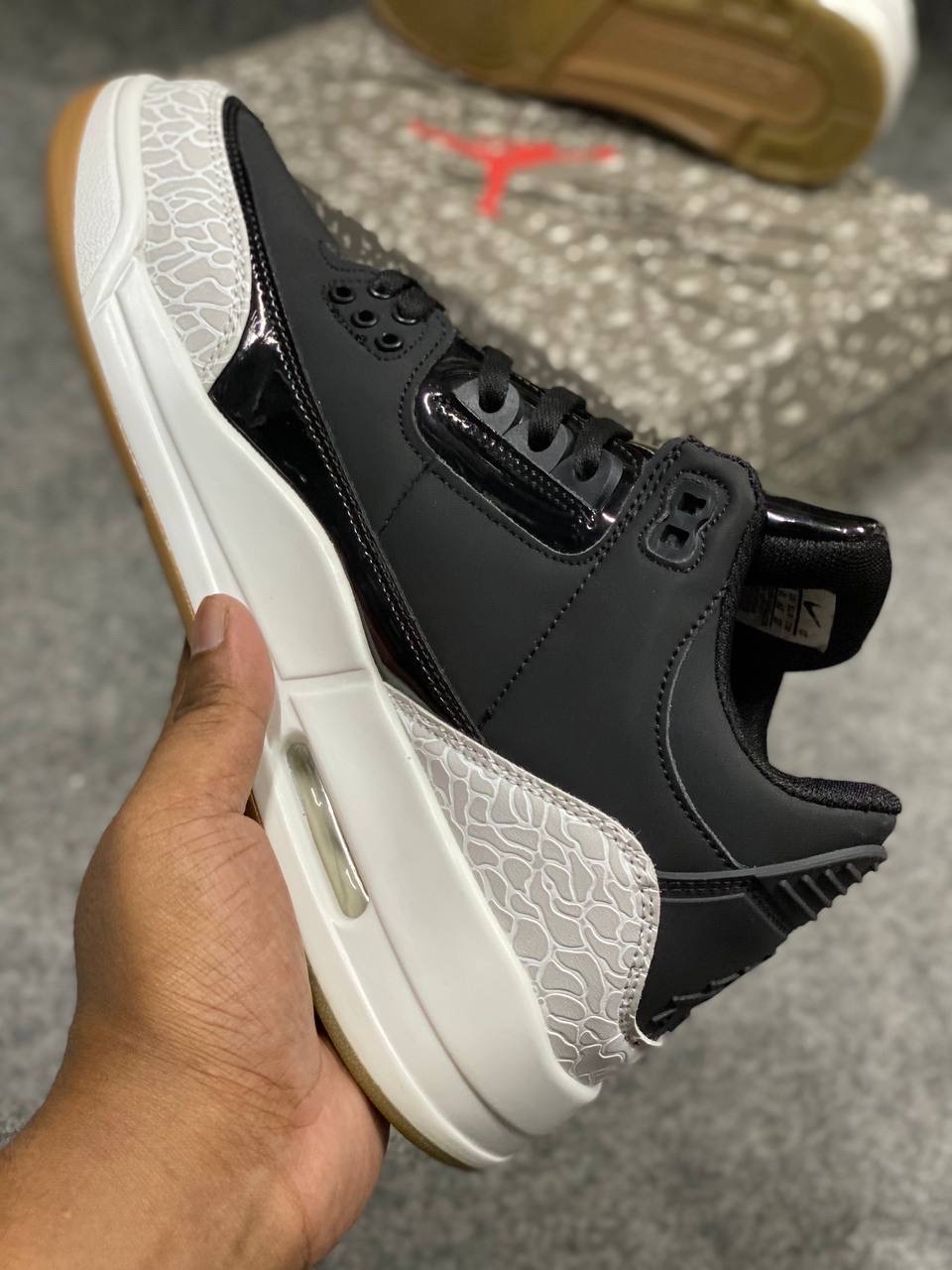Air Jordan 3 Retro GS "black and white gum" thumbnail 5