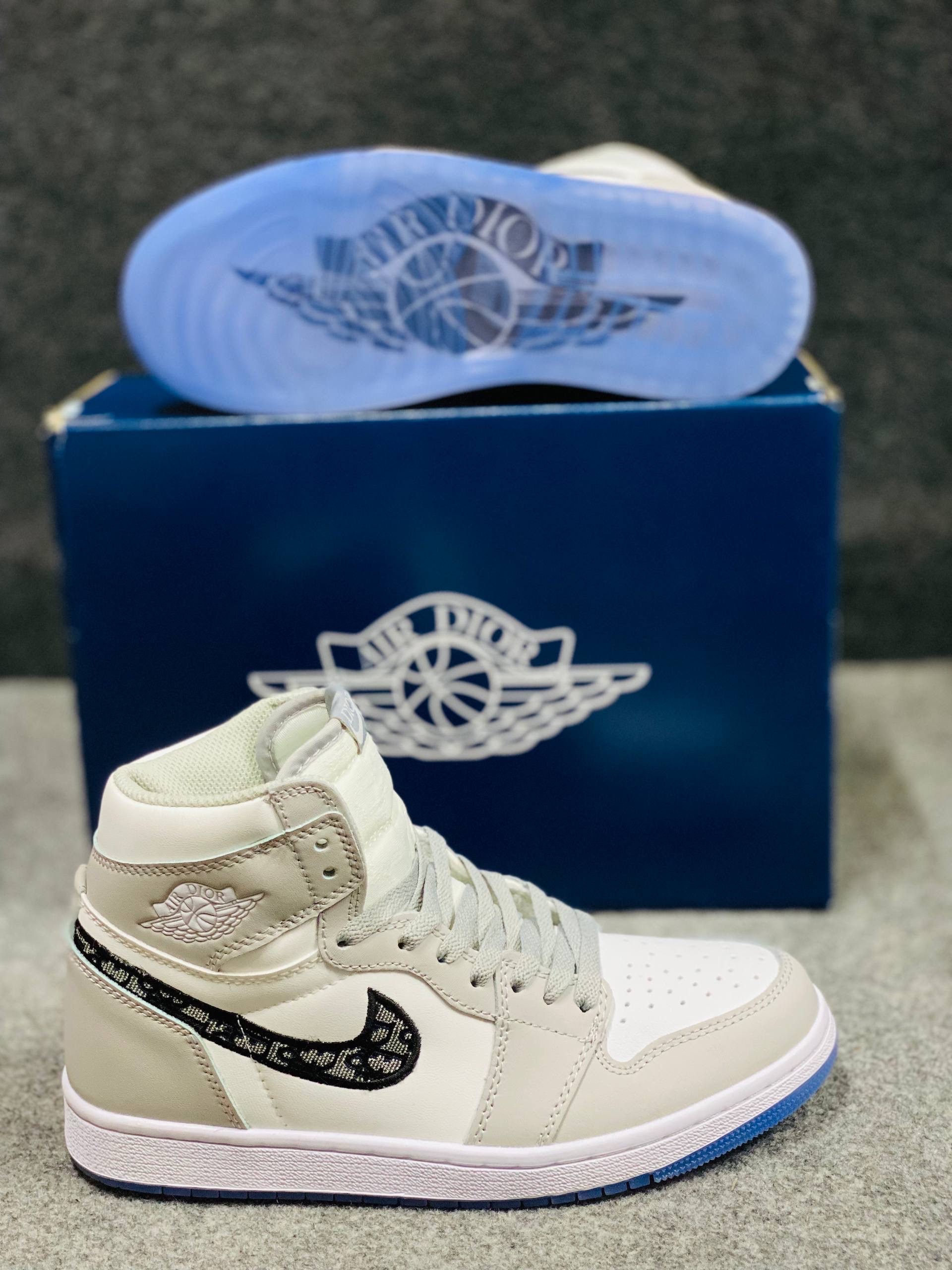 Air Jordan 1 Retro High Dior (1:1) thumbnail 6