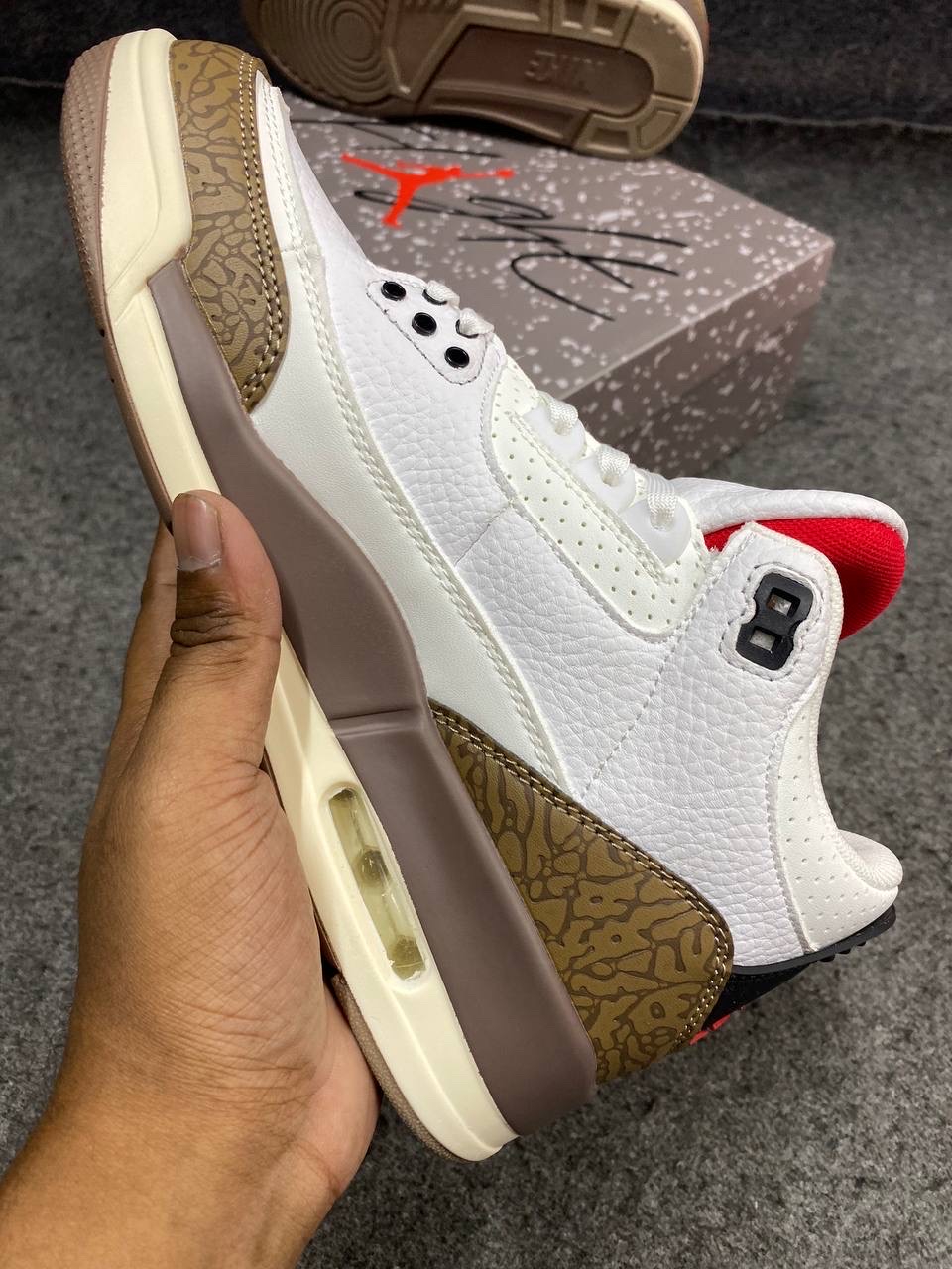 Travis Scott x Air Jordan 3 Retro thumbnail 5