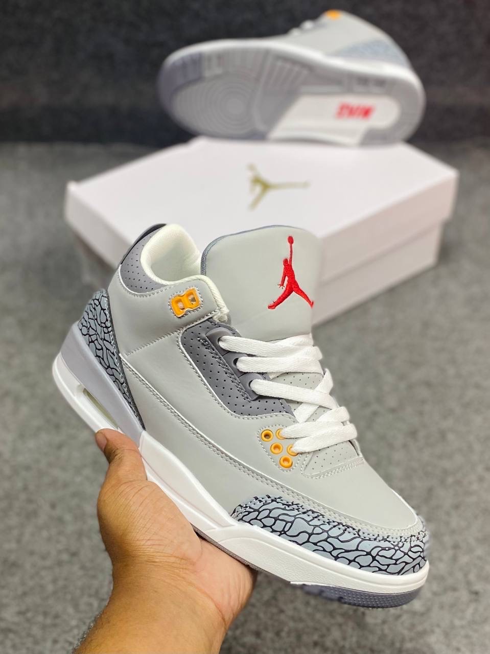 Air Jordan 3 Retro "Cool Grey" thumbnail 2