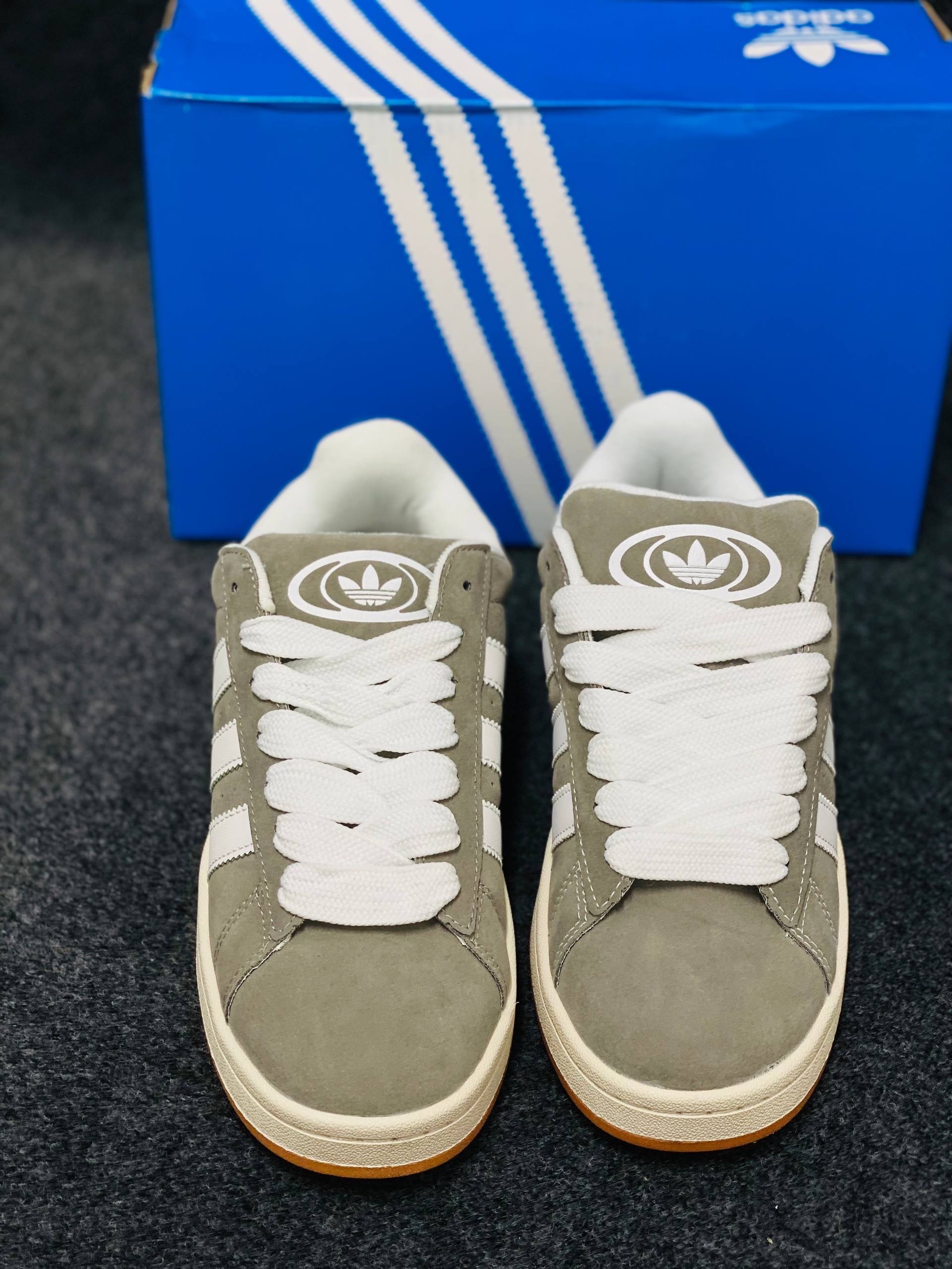 Campus 00s "Grey&White" (1:1) thumbnail 6