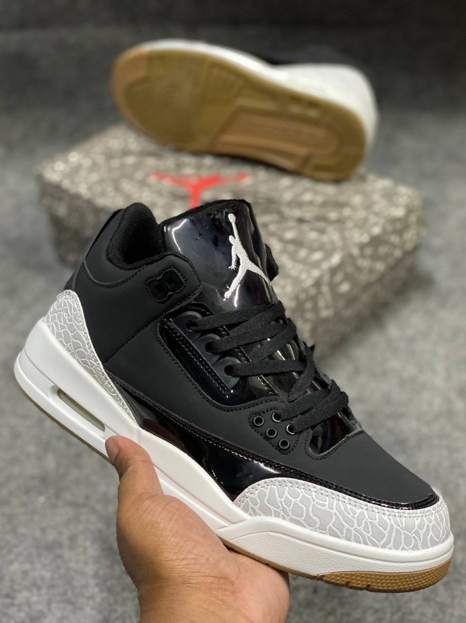 Air Jordan 3 Retro GS "black and white gum" thumbnail 2