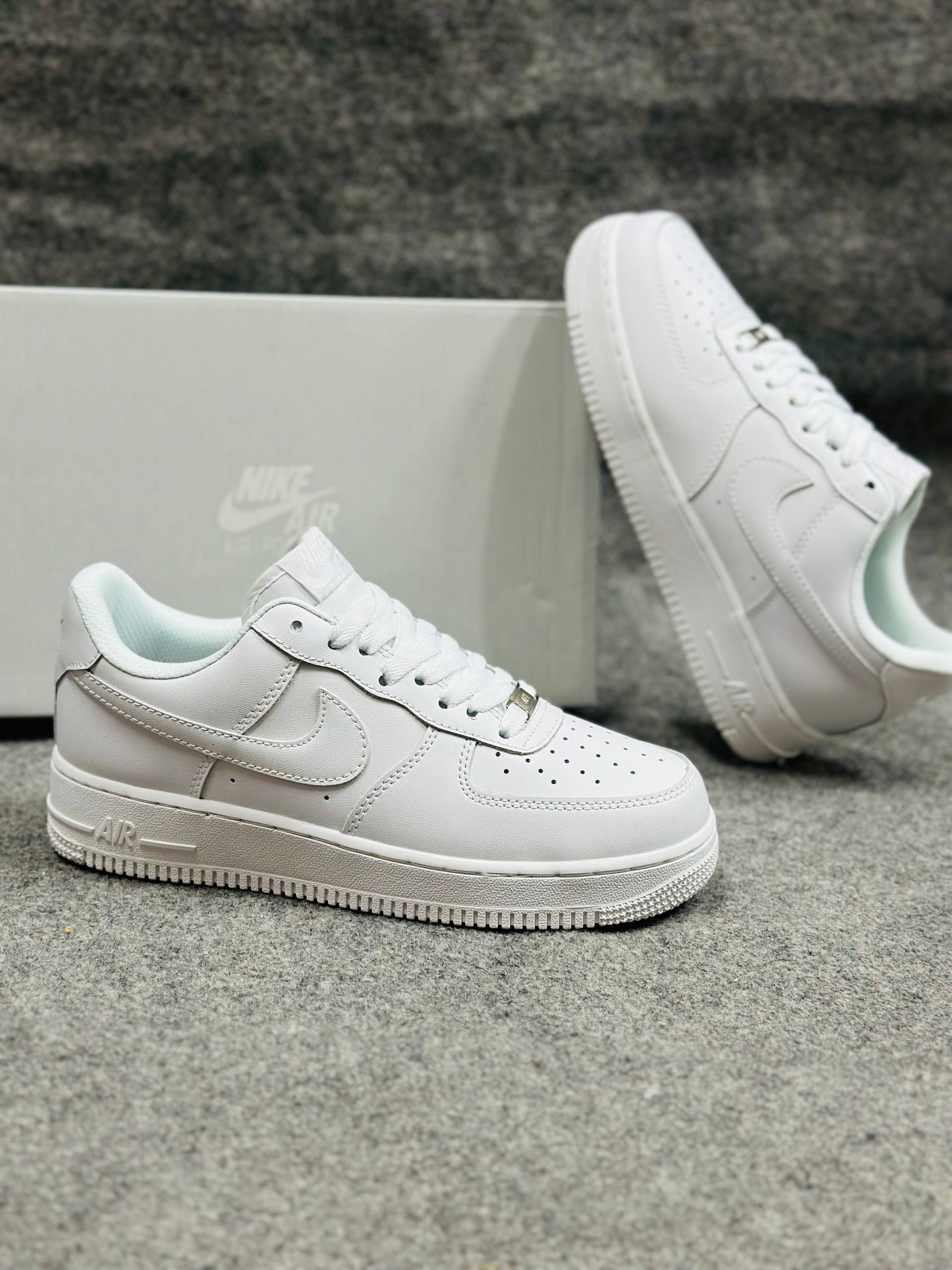 AF-1 Triple White (1:1) thumbnail 5