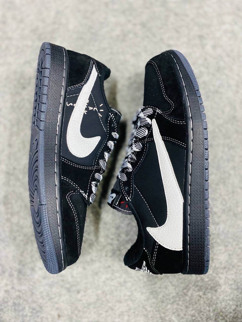 Travis Scott x Nike Air Jordan 1 Low OG SP "Black Phantom" (1:1) thumbnail 5