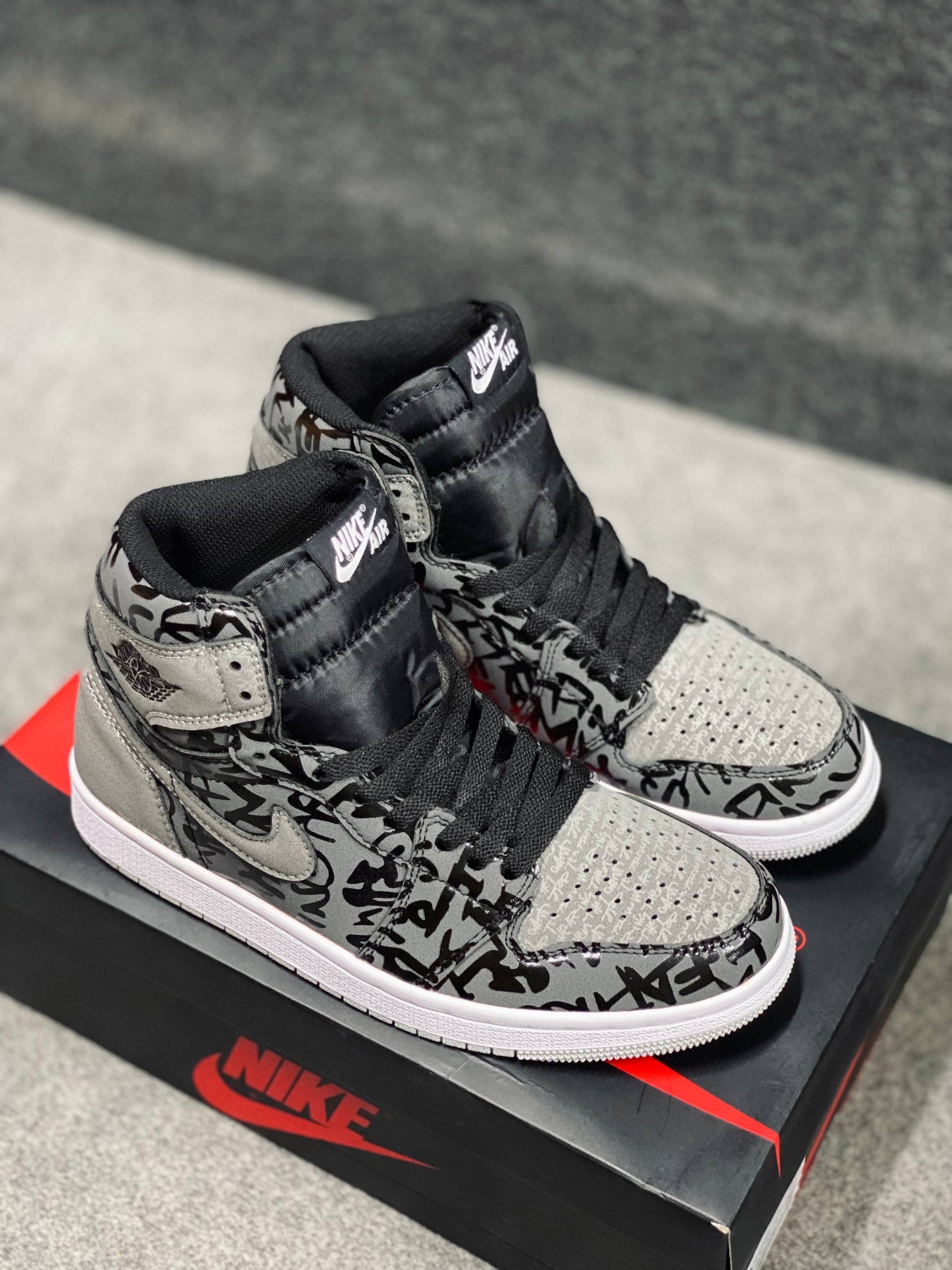 Air Jordan 1 Retro High OG "Rebellionaire" (1:1) thumbnail 2