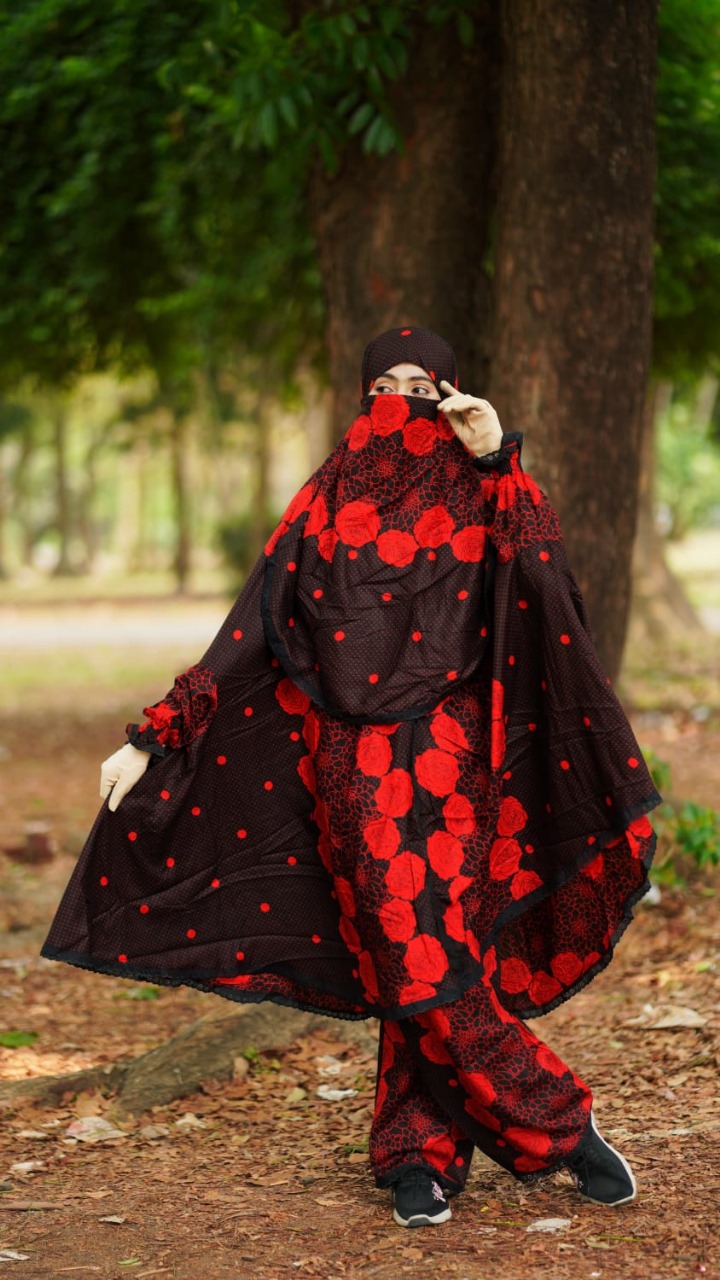 Plaju Khimar Set hug