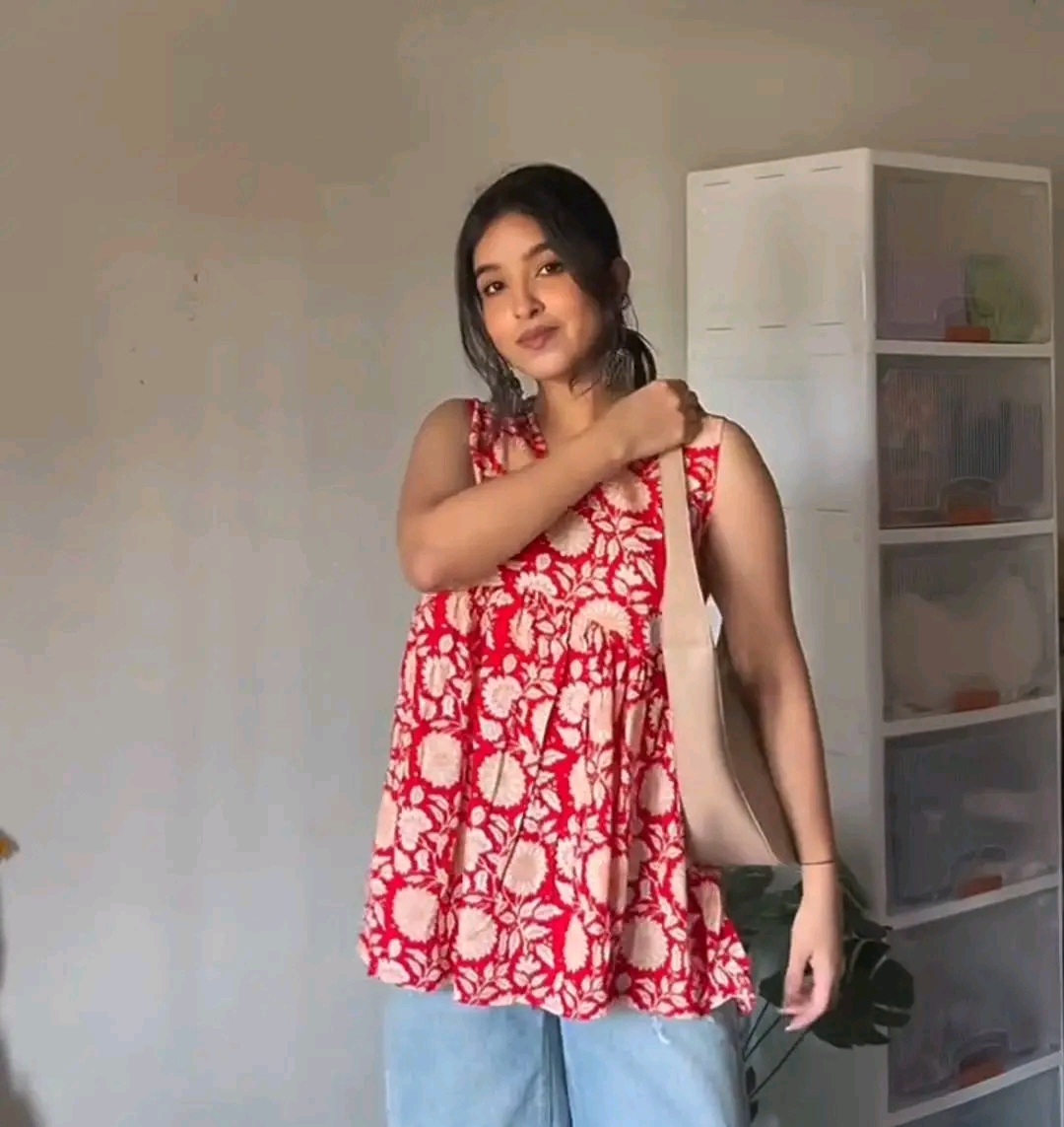 Trendy Short Tops