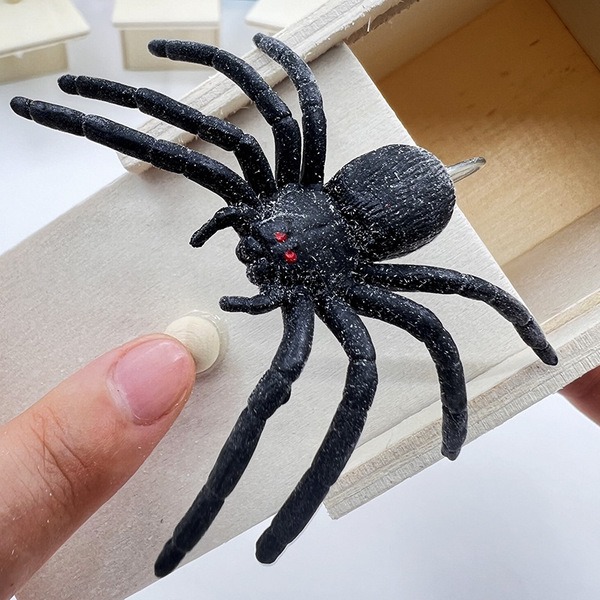 Wooden Spider Prank Box – Hilarious Scare & Gag Gift Toy for Kids and Adults_img_3
