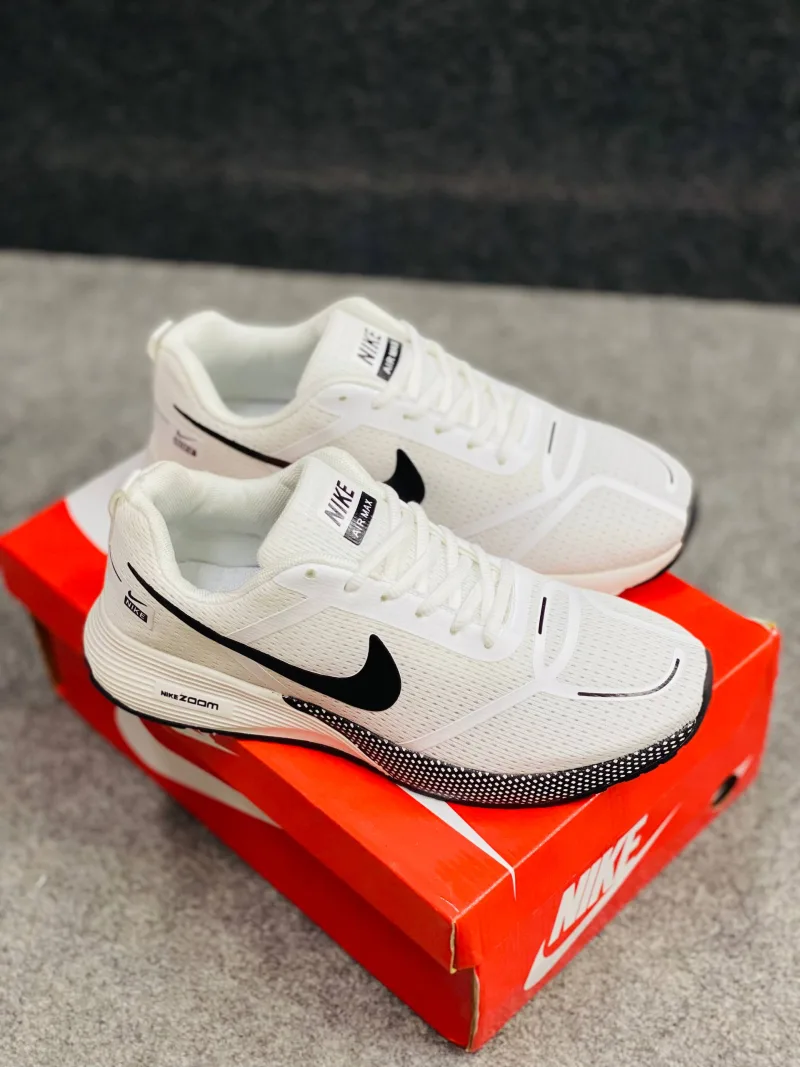 Zoom Pegasus || White