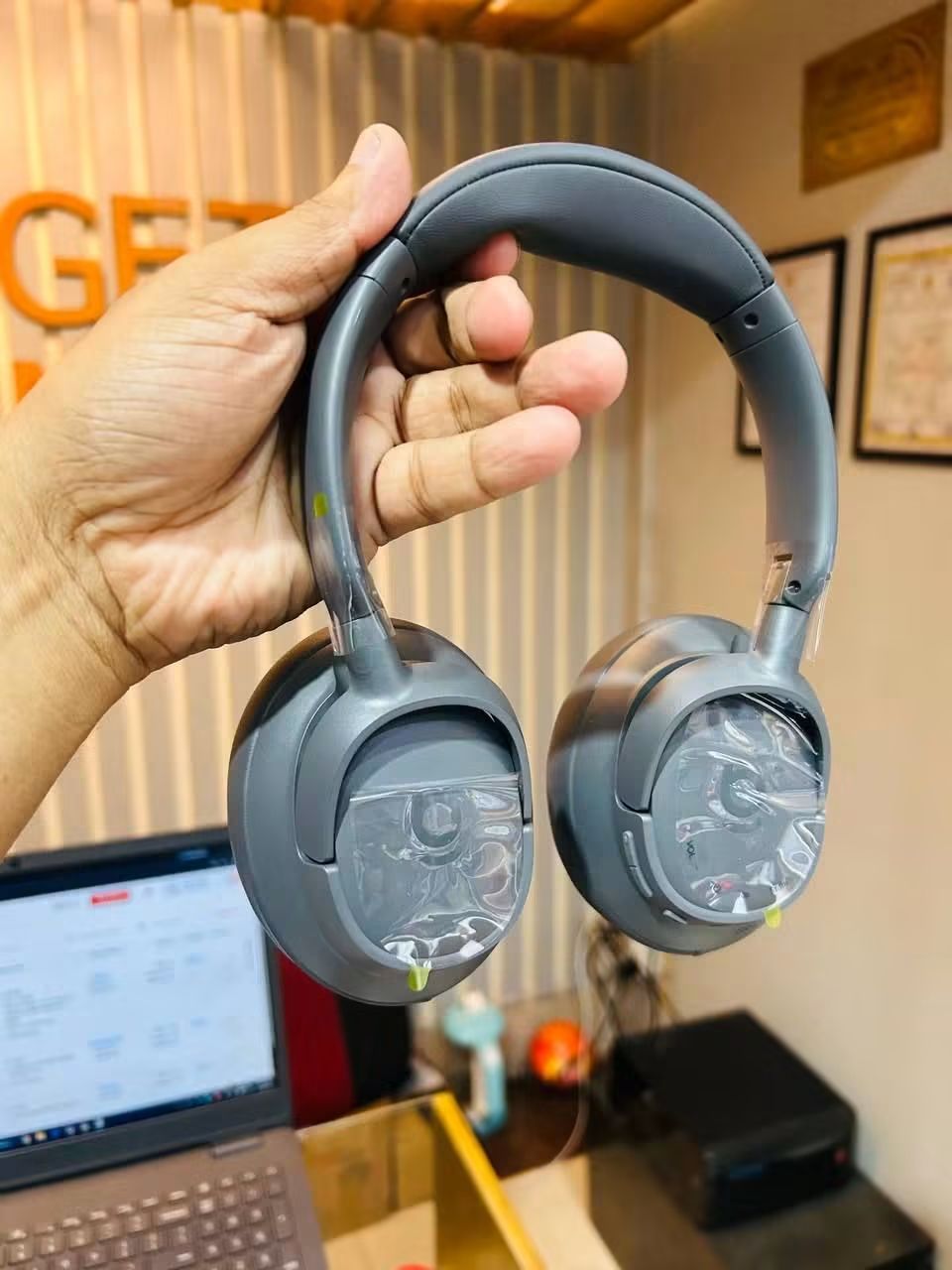 Baseus Bass BH1 ANC Wireless Noise Cancelling Headphone_img_4