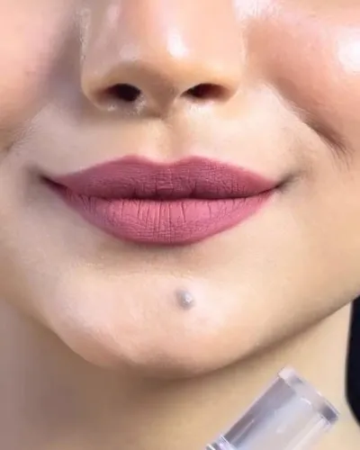 Mars liquid mousse lipstick: Shade 17 (Glam Goddess)_img_2