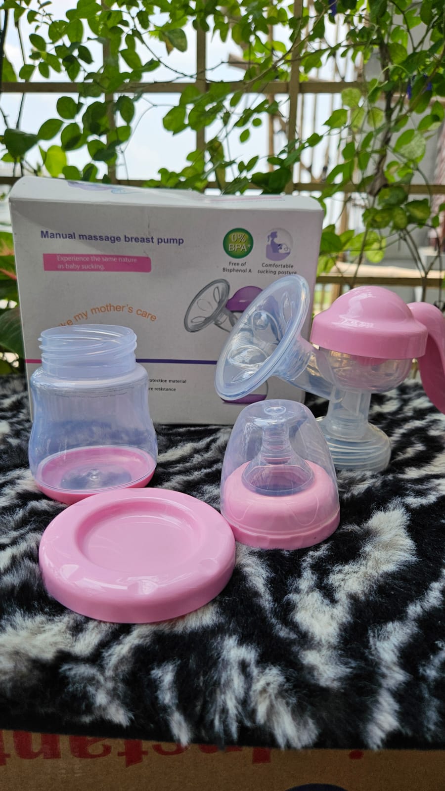 Manual massage breast pump