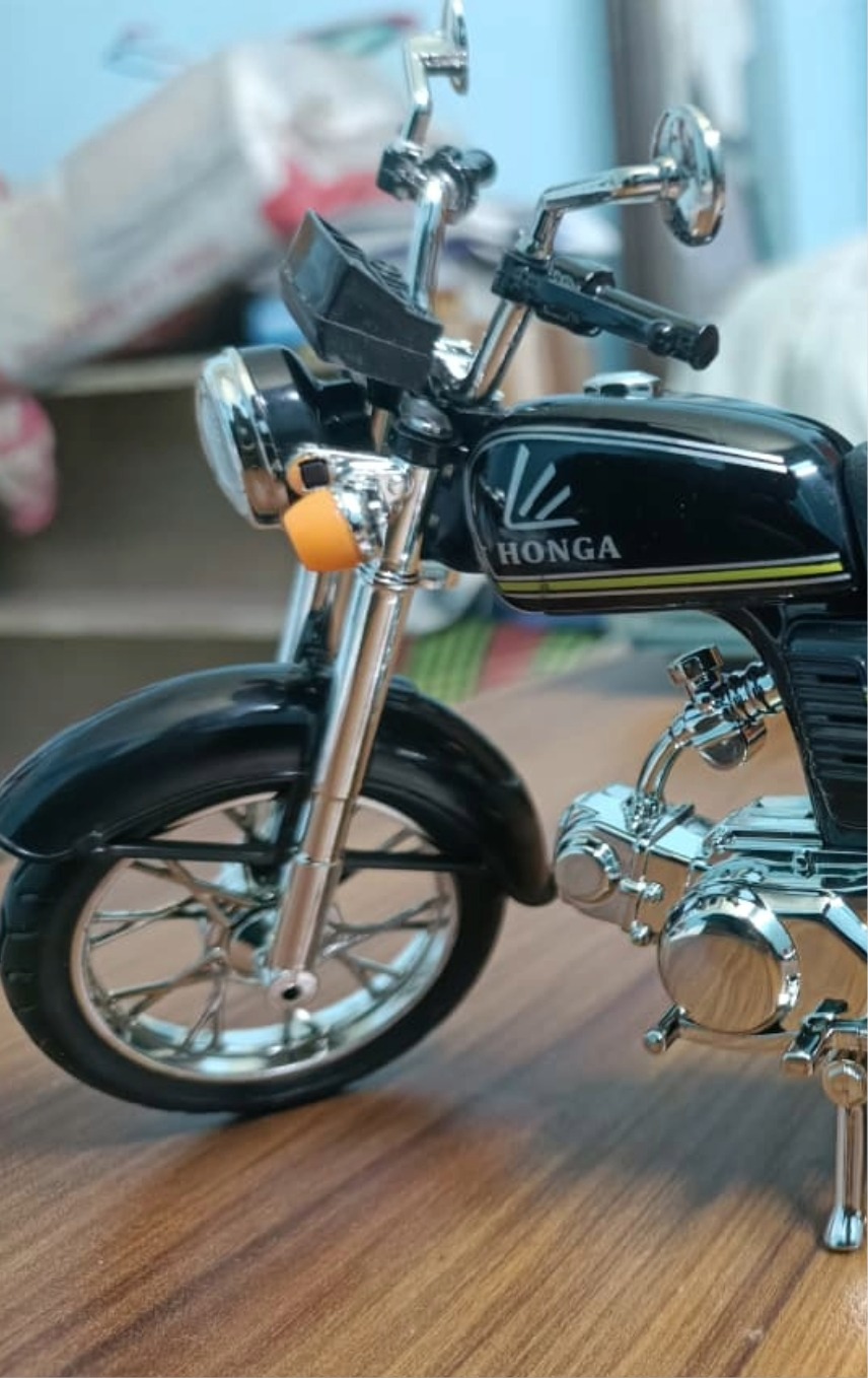 Die cast motorcycle