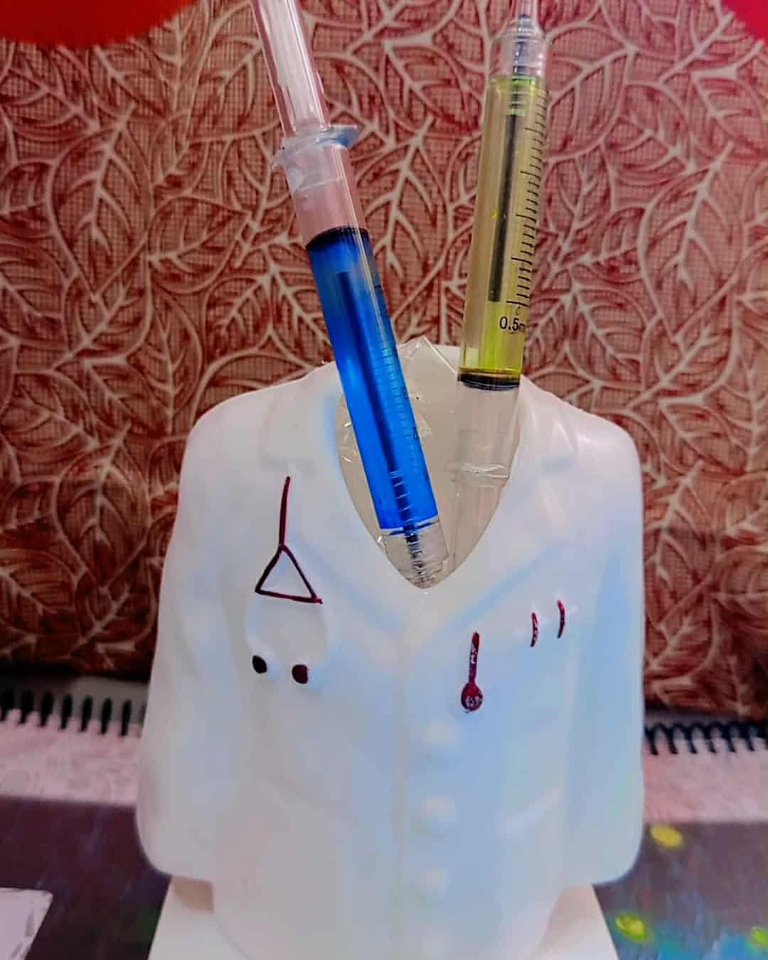 Doctor Coat Pen Pencil Holder Stand