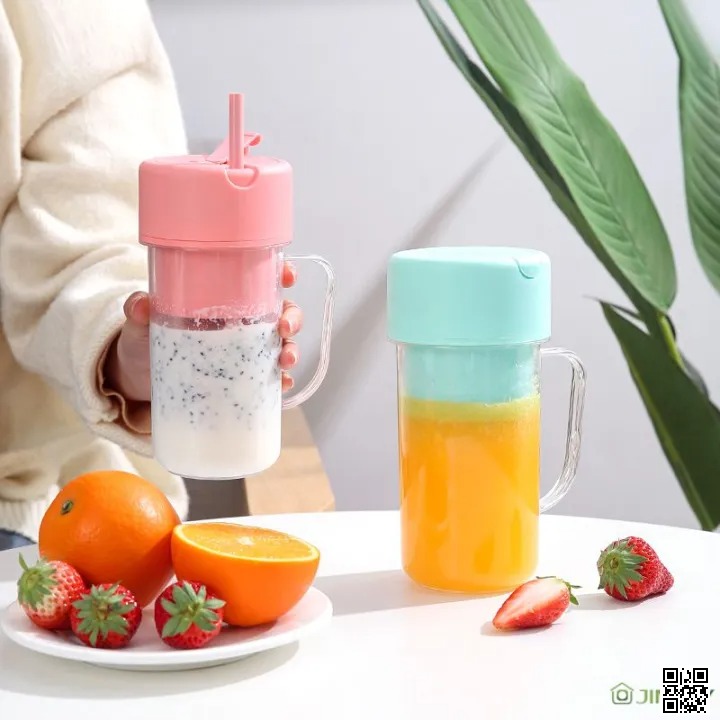 Portable Fruit Juicer, Rechargeable USB Juicer Bottle Blender