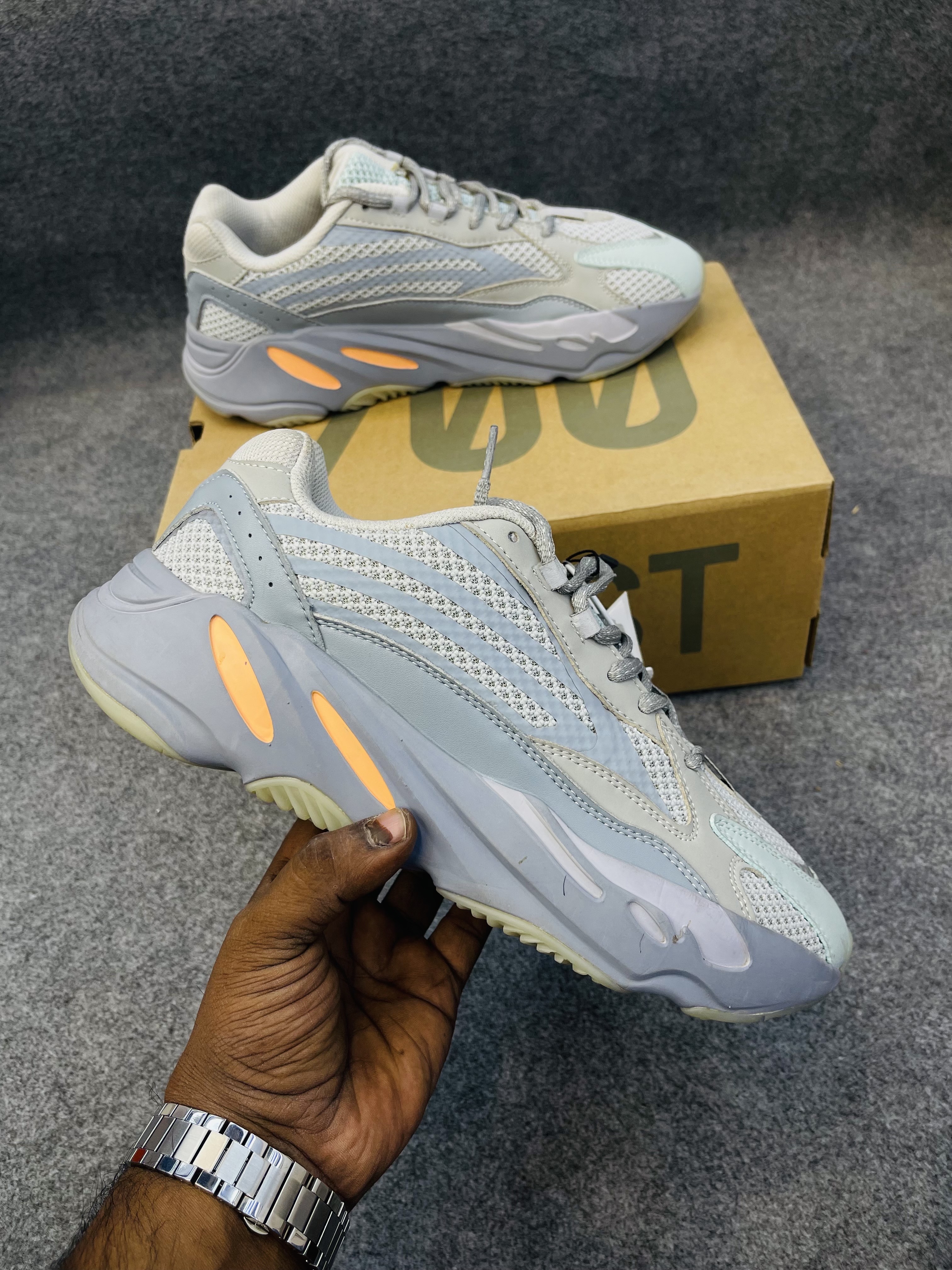 Yezzy boost 700 v2_img_1