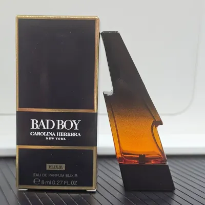 Carolina Herrera Bad Boy Eau De Parfum Elixir Mini 8ml (For Him)_img_1