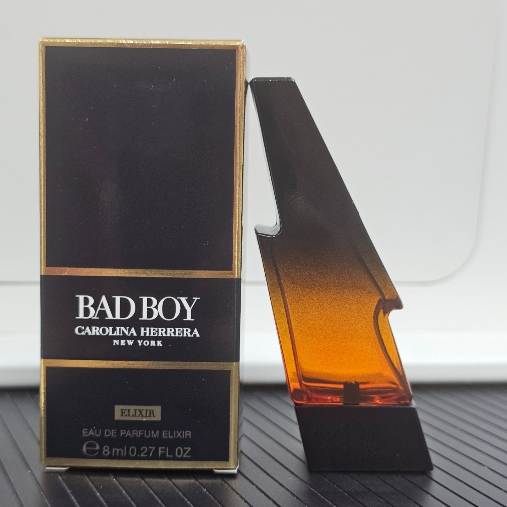 Carolina Herrera Bad Boy Eau De Parfum Elixir Mini 8ml (For Him)_img_1