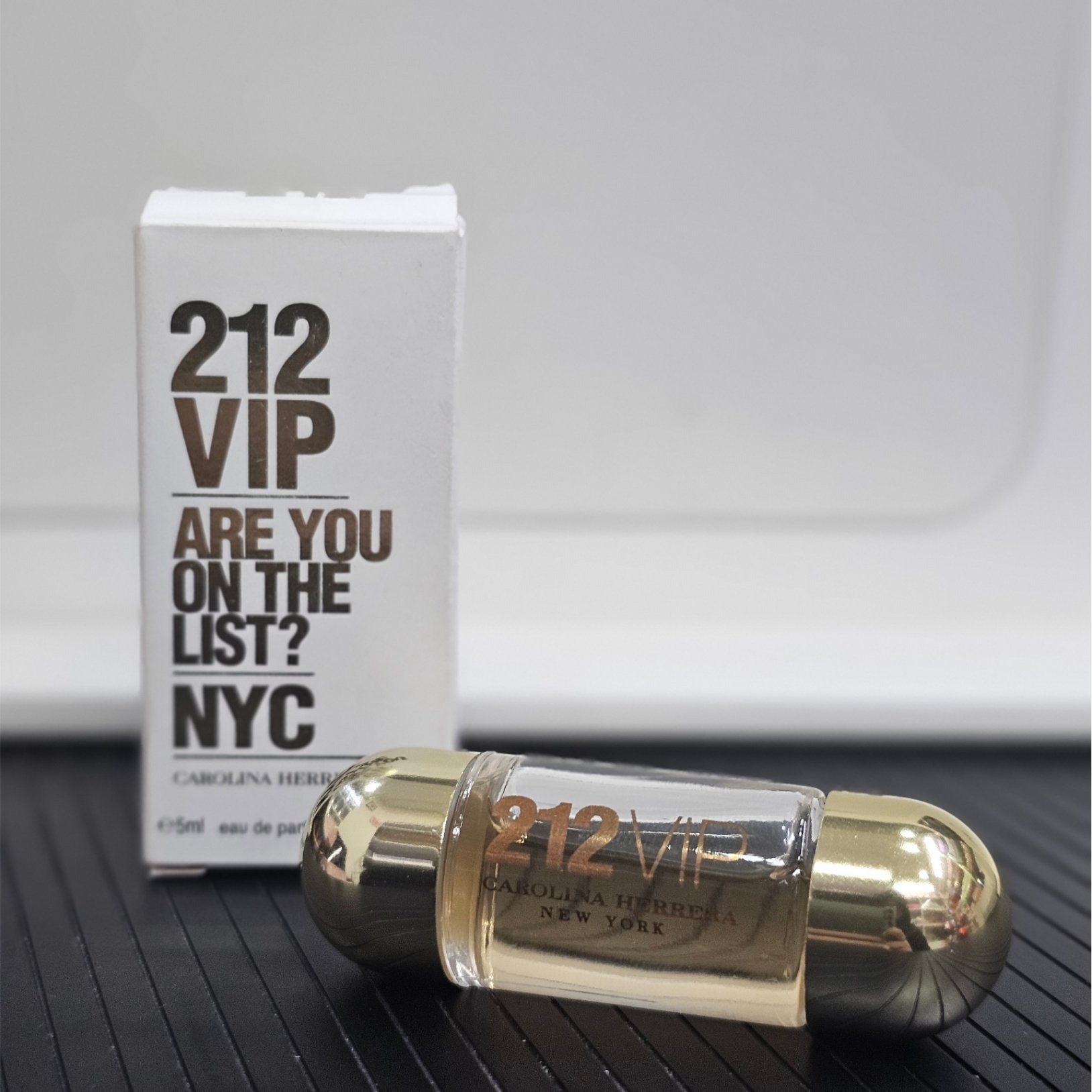 Carolina Herrera 212 VIP Are You On The List NYC Eau De Parfum For Her Mini 5ml_img_1