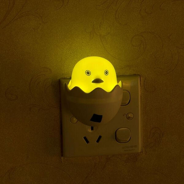 Cute Eggshell Duck Plug-in LED Night Light with Smart Dusk-to-Dawn Light Sensor