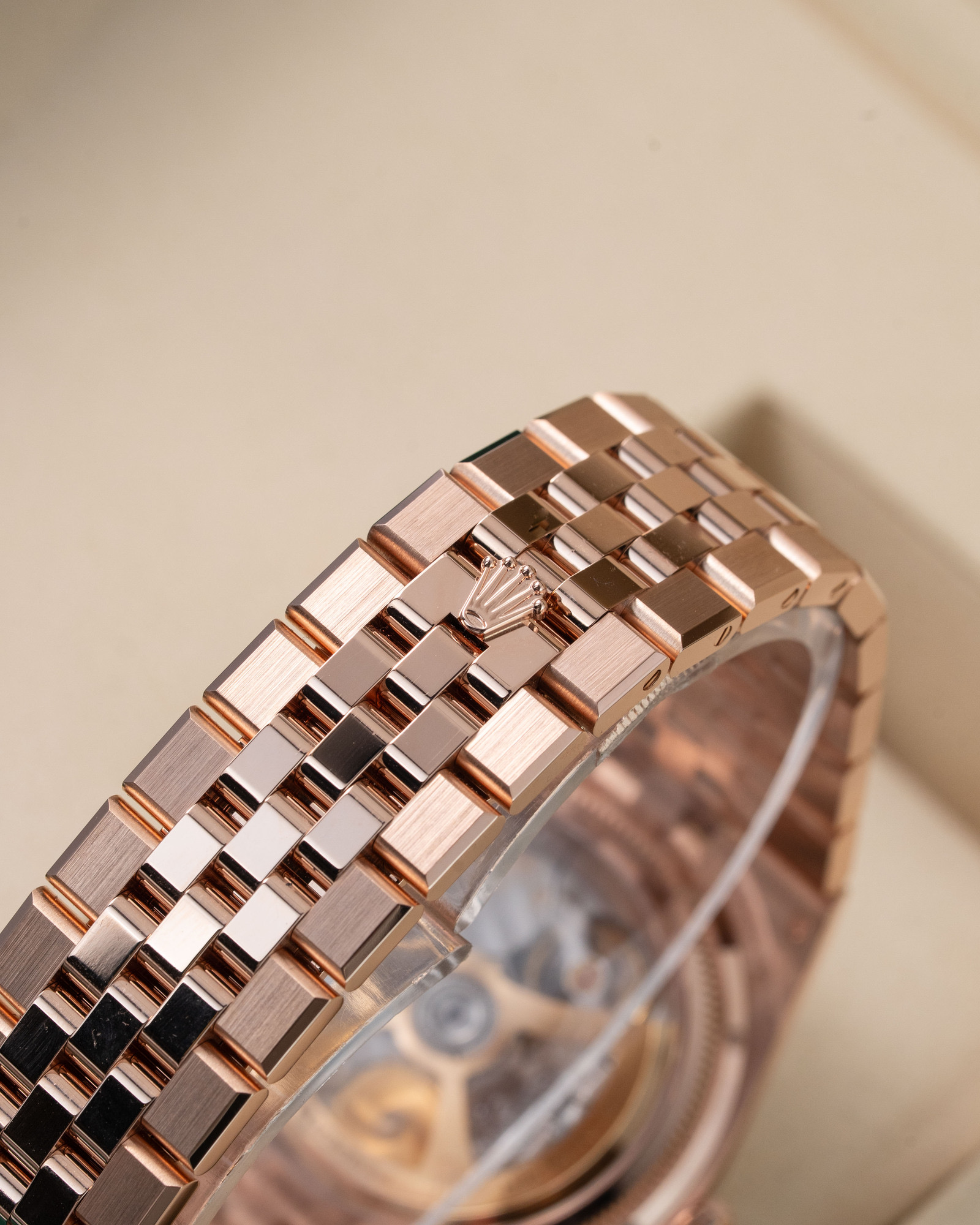 Rolex Land-Dweller Real Gold 18K Everose 2026: 40mm Ref: 127335 New White Honeycomb Dial, 18K RG Fluted Bezel Flat Jubliee Fully Linked, Movement 7135 Swiss (original custom), Weight, Thickness- Same as Original thumbnail 4
