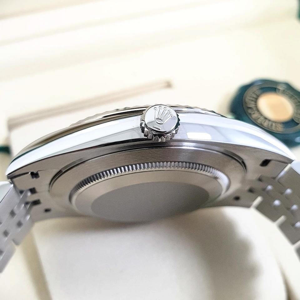 Rolex Datejust NEW 2026 41mm, ref: 126334, movement 3235 Swiss (custom) Oystersteel and white gold polish, Jubilee Green Ombre Dial, , Weight, Thickness - Same as Original thumbnail 9