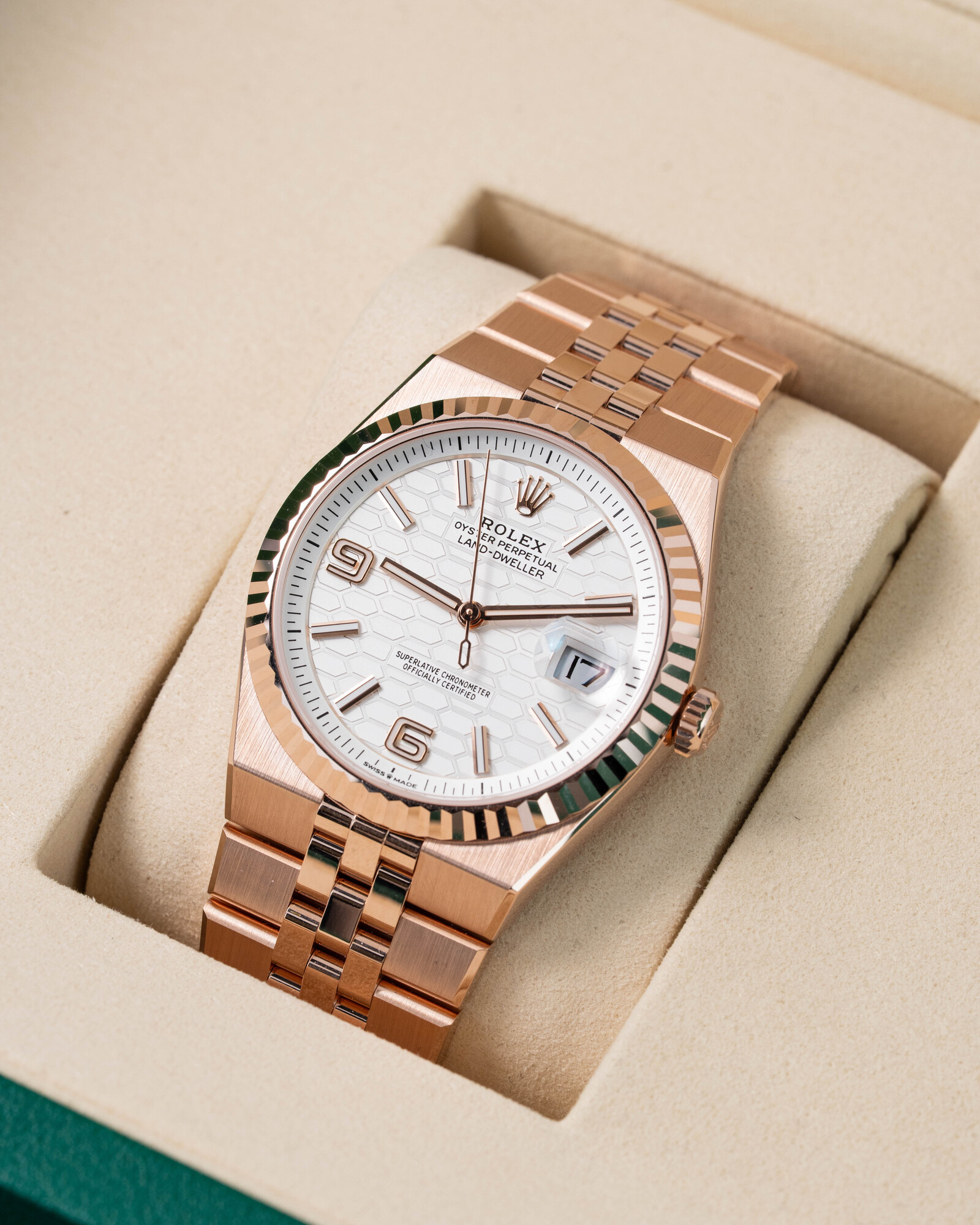Rolex Land-Dweller Real Gold 18K Everose 2026: 40mm Ref: 127335 New White Honeycomb Dial, 18K RG Fluted Bezel Flat Jubliee Fully Linked, Movement 7135 Swiss (original custom), Weight, Thickness- Same as Original