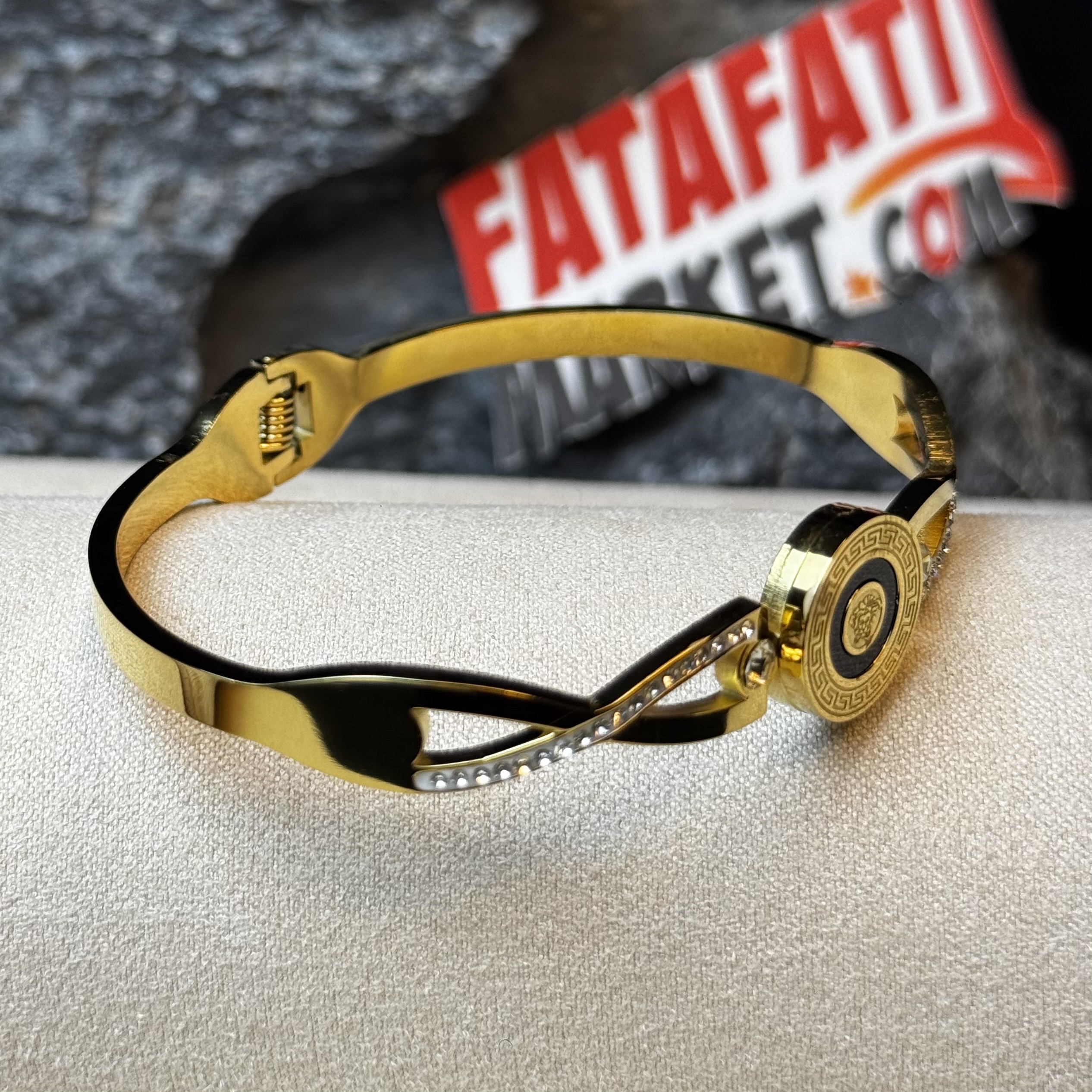 Versace Medusa '95 Crystal Cuff Bracelet Gold - 2 years Color guarantee thumbnail 6