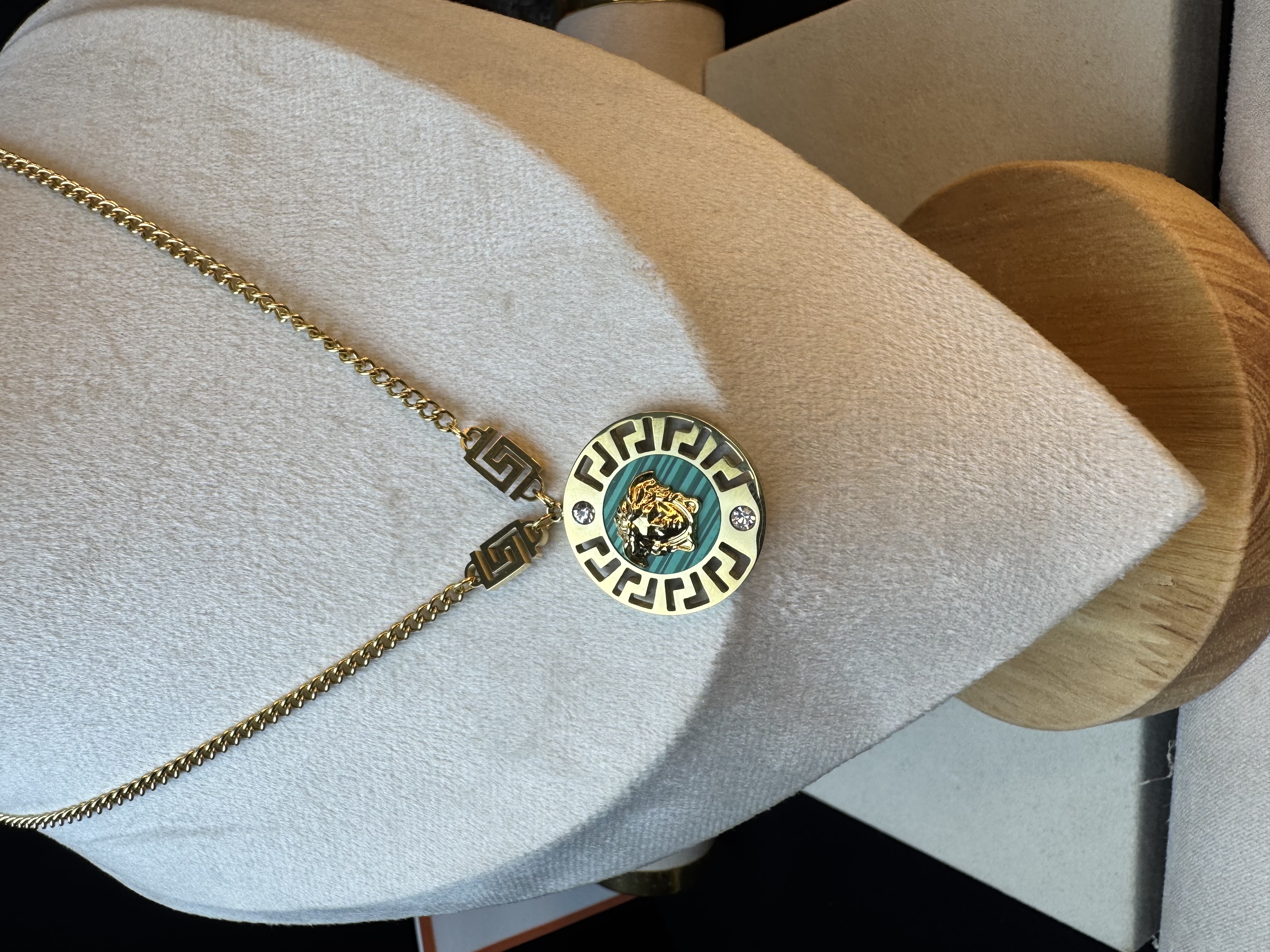 Versace Medusa Green pendant necklace gold limited edition unisex- 2 Years Color guarantee
