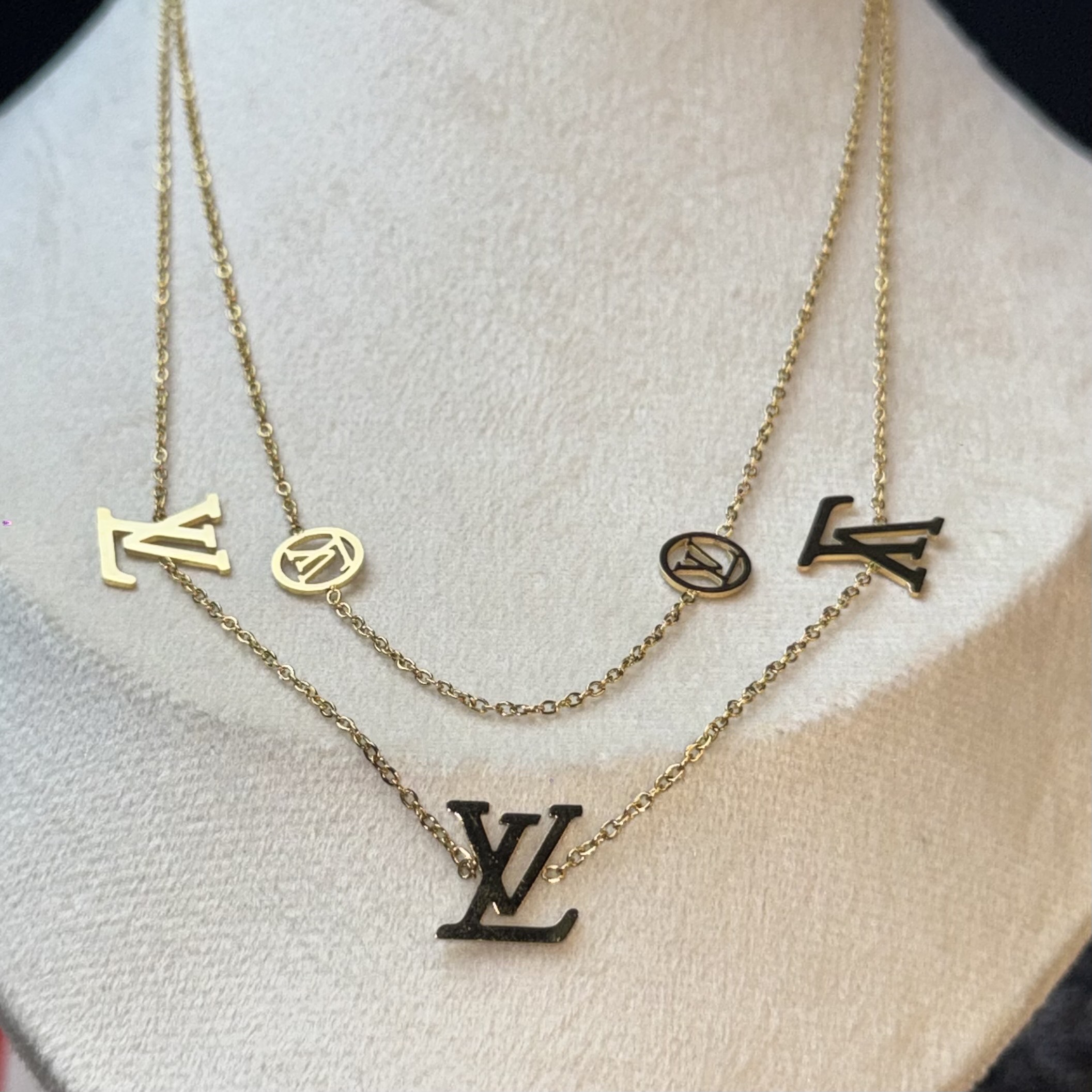 LV Floragram Necklace gold -  2 Years Color guarantee thumbnail 4