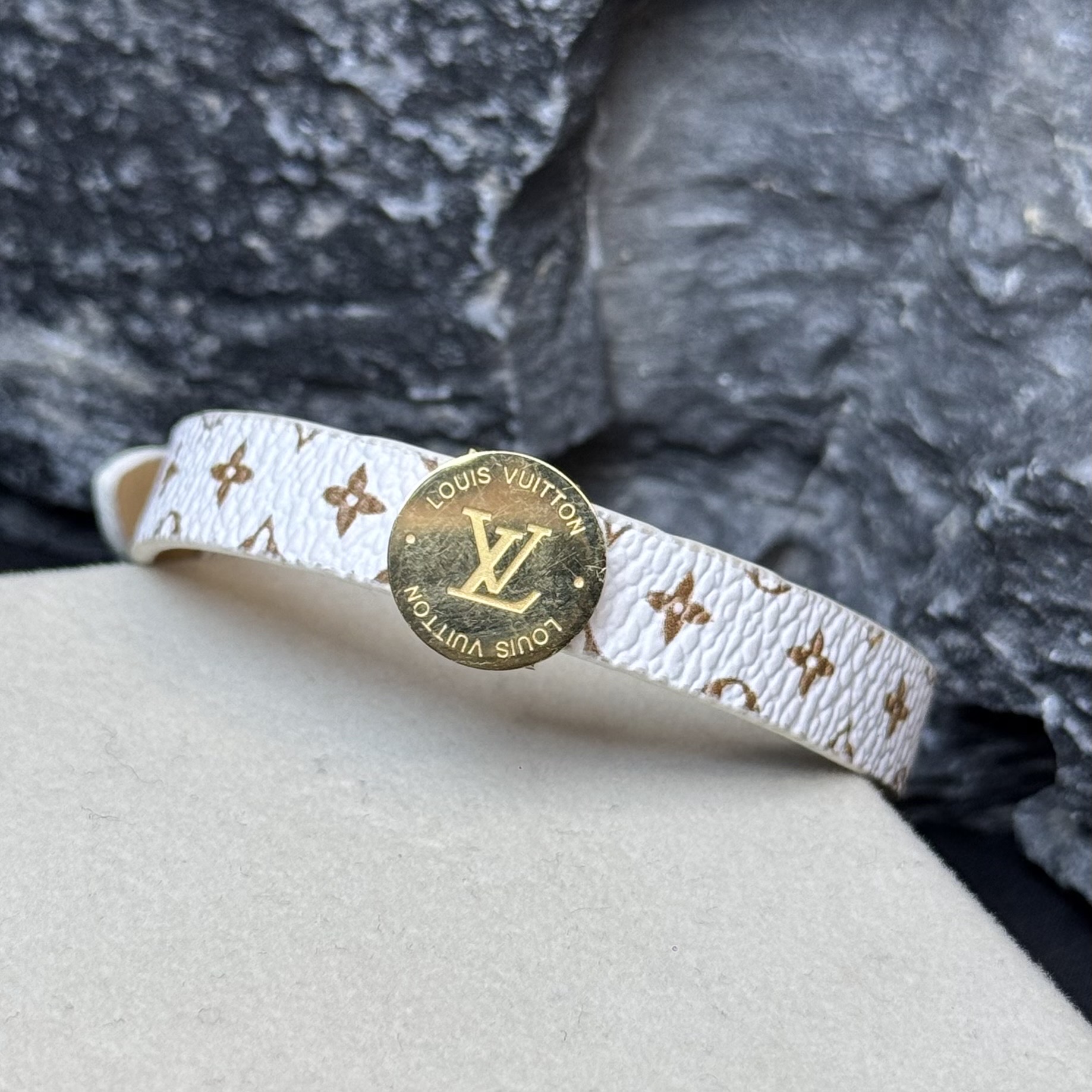Louis Vuitton LV Iconic Bracelet Gold Leather Strap (limited edition)- Unisex