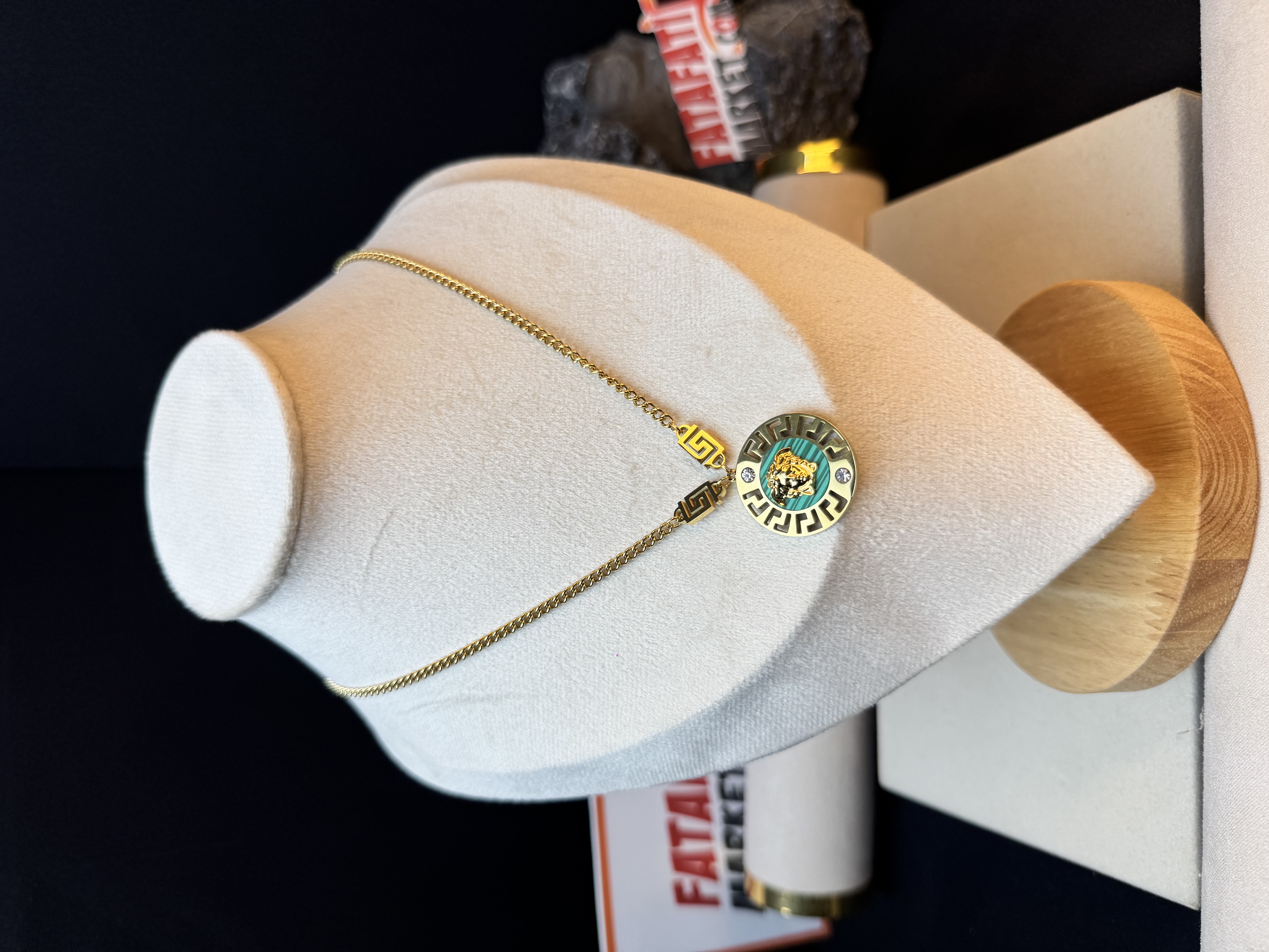 Versace Medusa Green pendant necklace gold limited edition unisex- 2 Years Color guarantee thumbnail 3