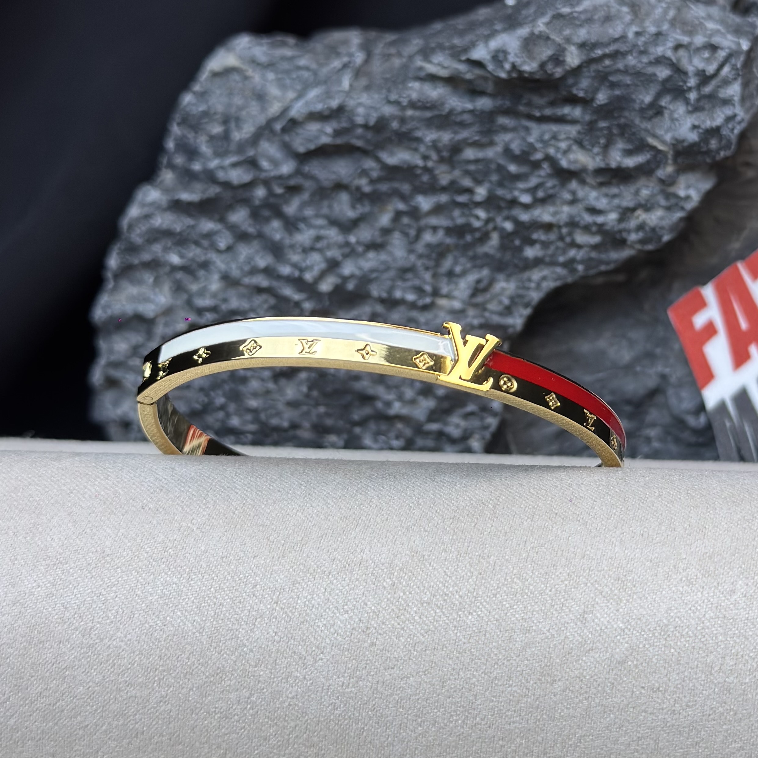 LOUIS VUITTON LV Initiales Bracelet - 2 years Color guarantee thumbnail 6