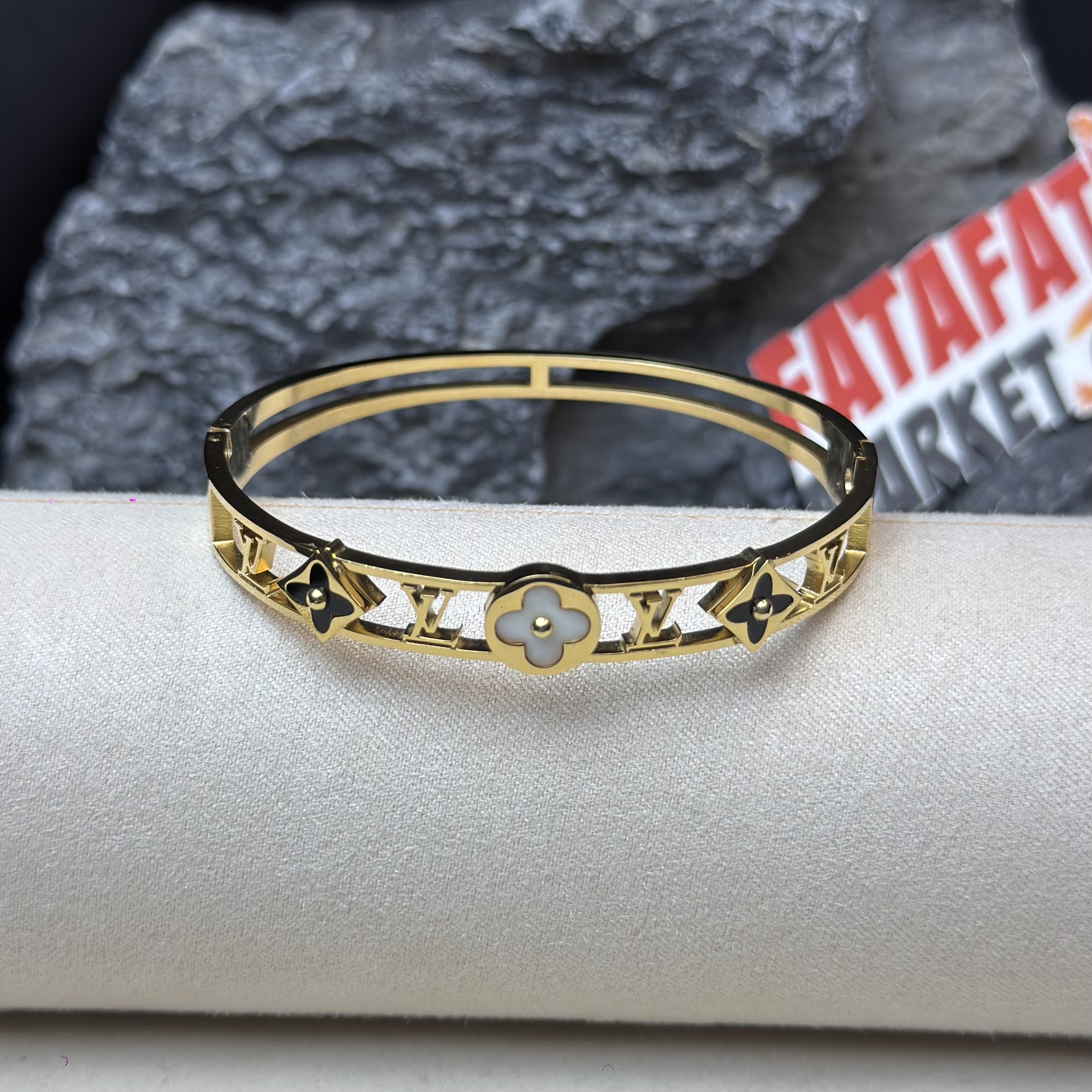 LV Initiales Bracelet Gold - 2 years Color guarantee thumbnail 5