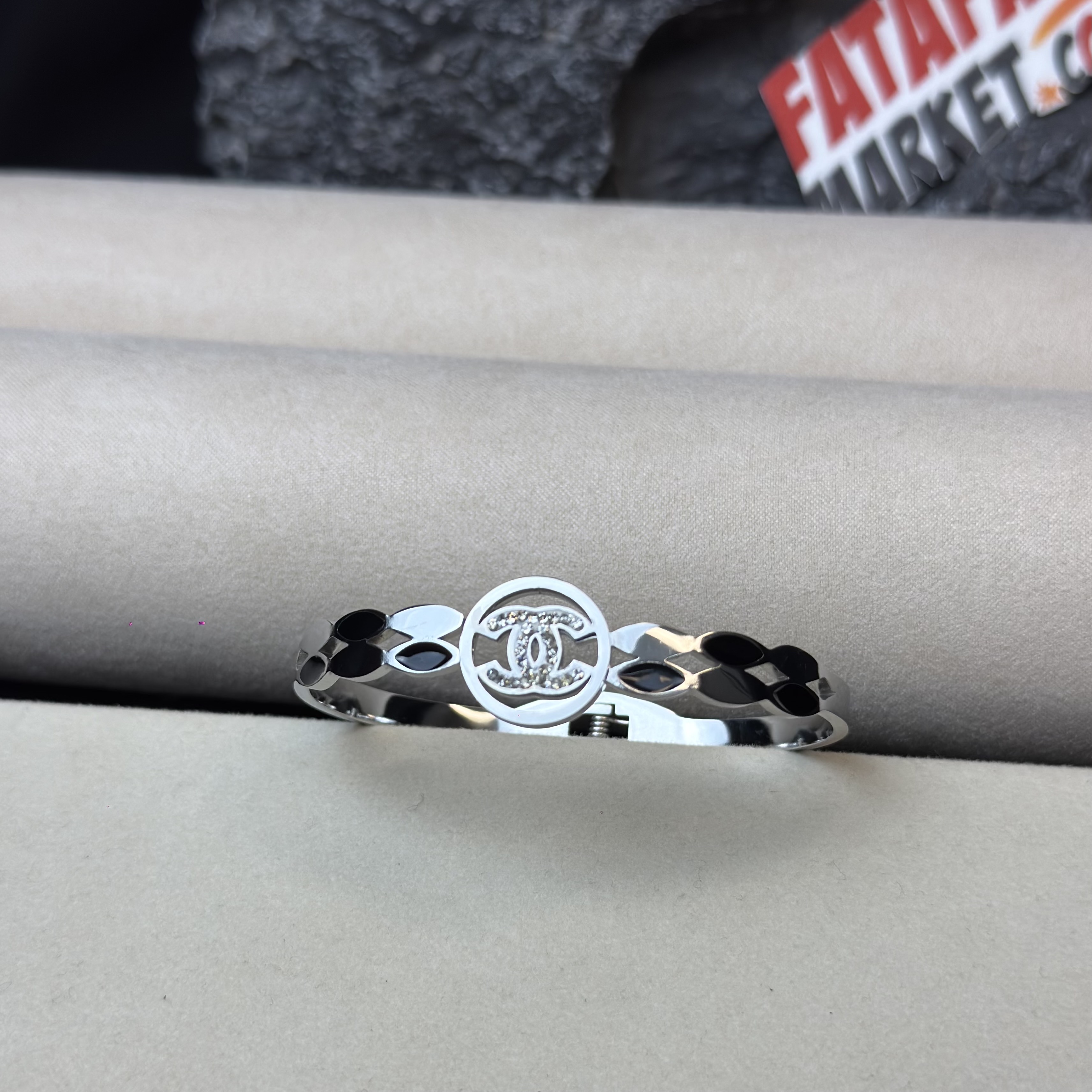 CHANEL bracelet Fine Coco Crush Diamond- 2 Years Color guarantee thumbnail 4