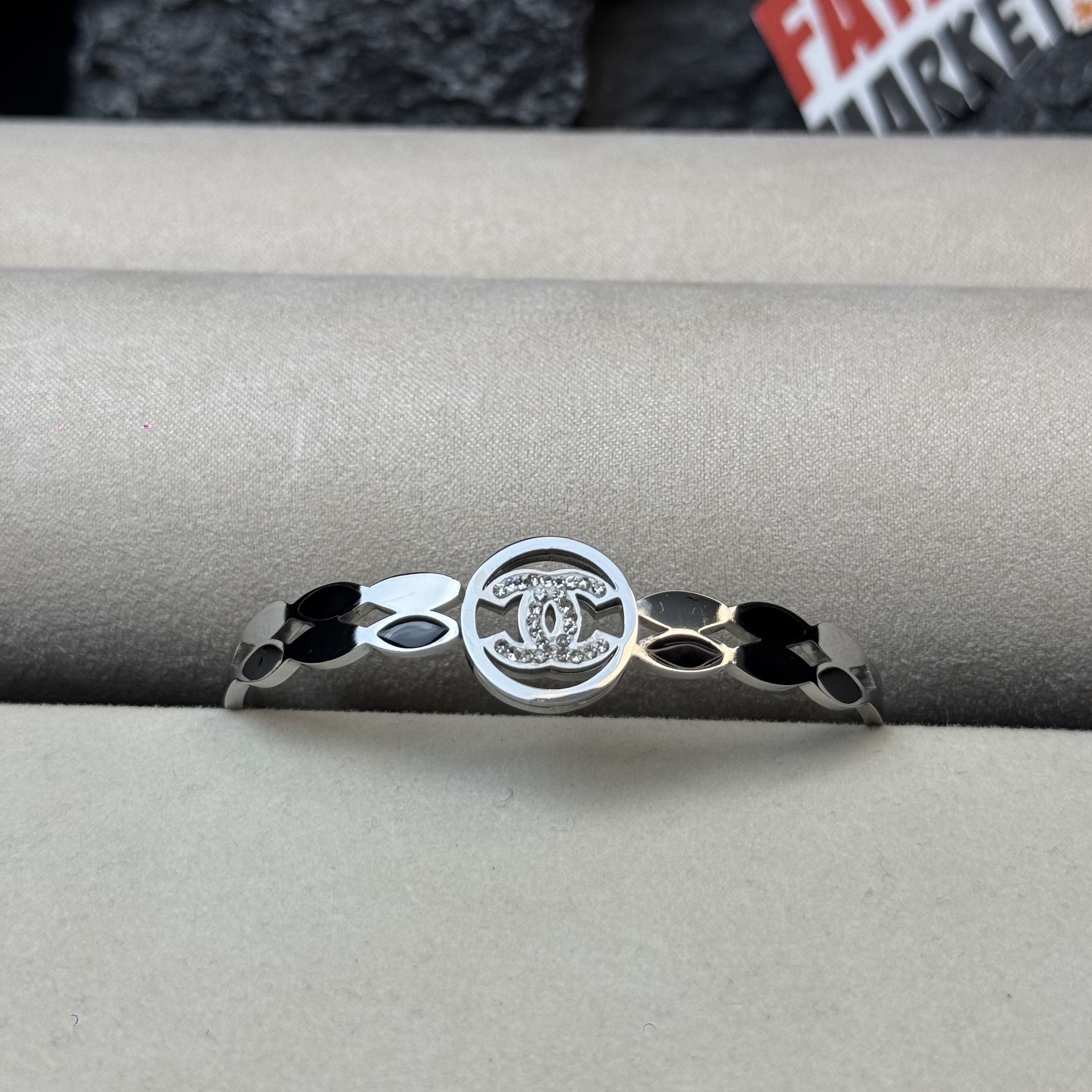 CHANEL bracelet Fine Coco Crush Diamond- 2 Years Color guarantee thumbnail 8