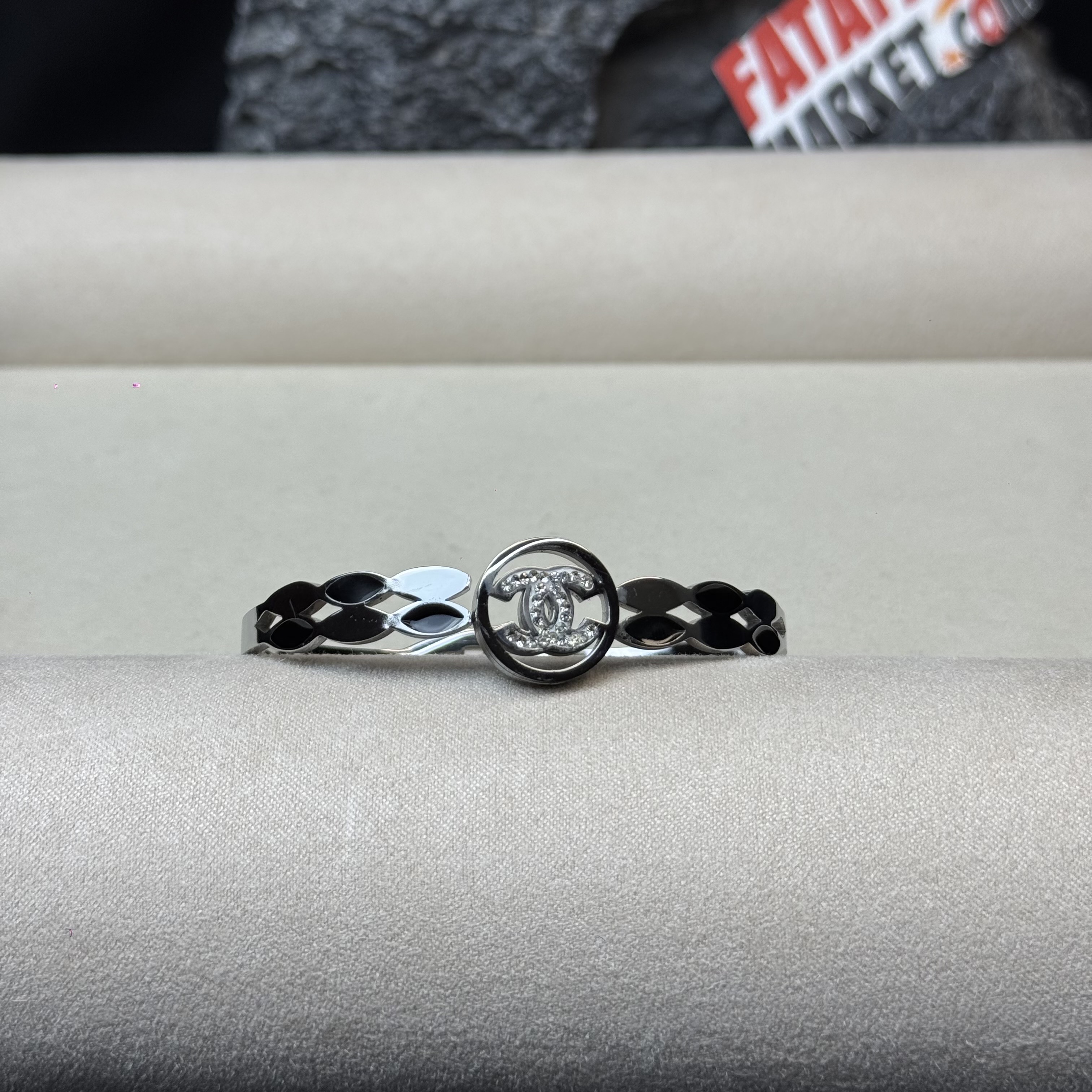 CHANEL bracelet Fine Coco Crush Diamond- 2 Years Color guarantee thumbnail 3