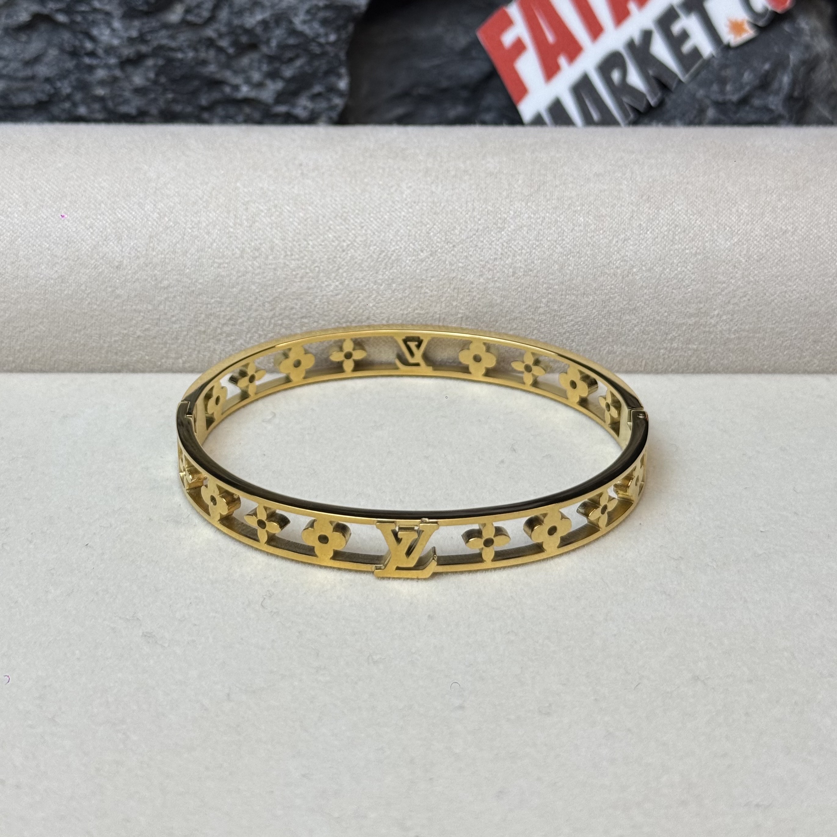 LV Initiales Bracelet GOLD -2 Years Color guarantee thumbnail 3