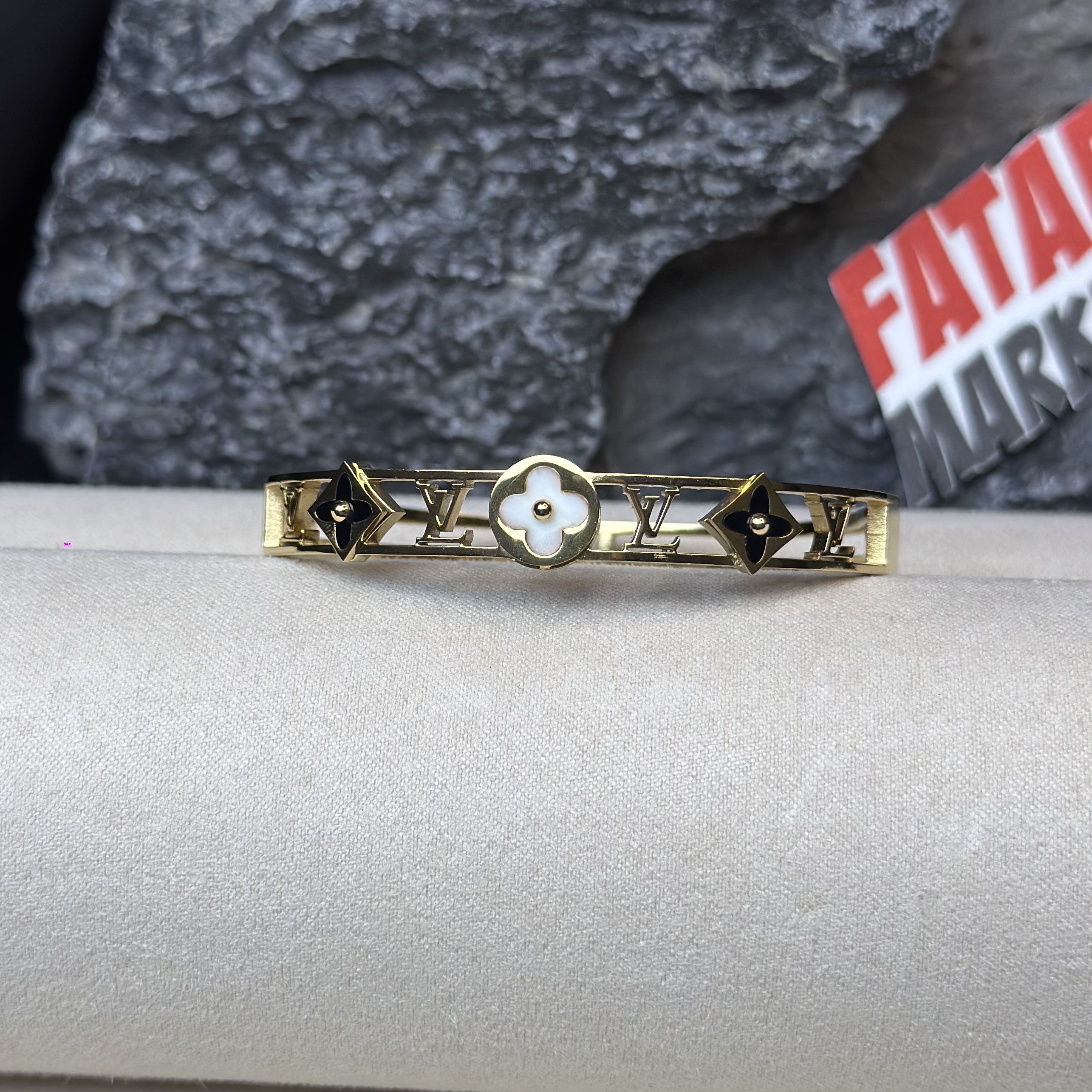 LV Initiales Bracelet Gold - 2 years Color guarantee thumbnail 7