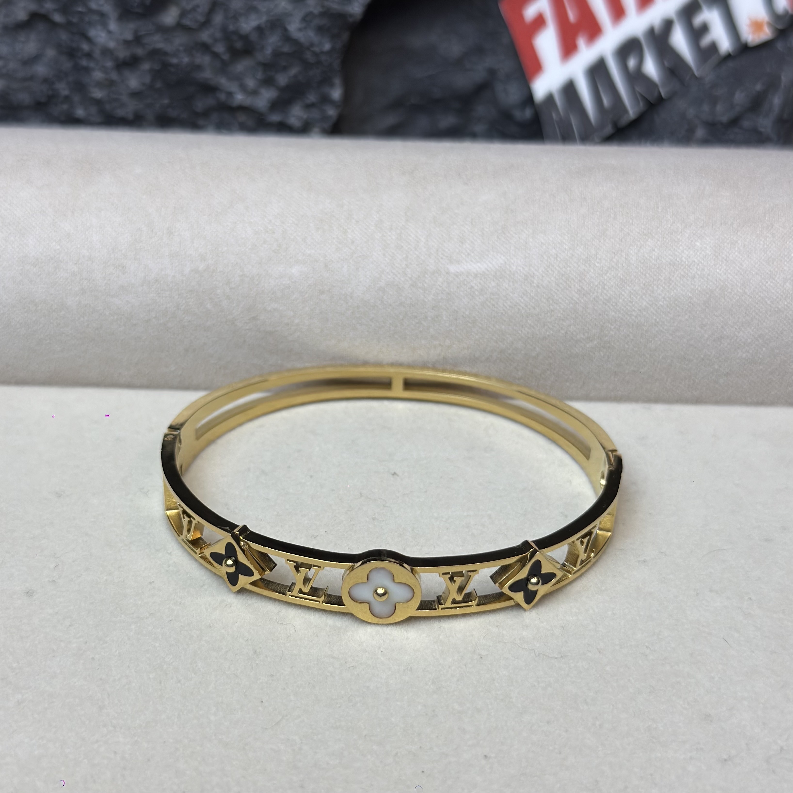 LV Initiales Bracelet Gold - 2 years Color guarantee thumbnail 4