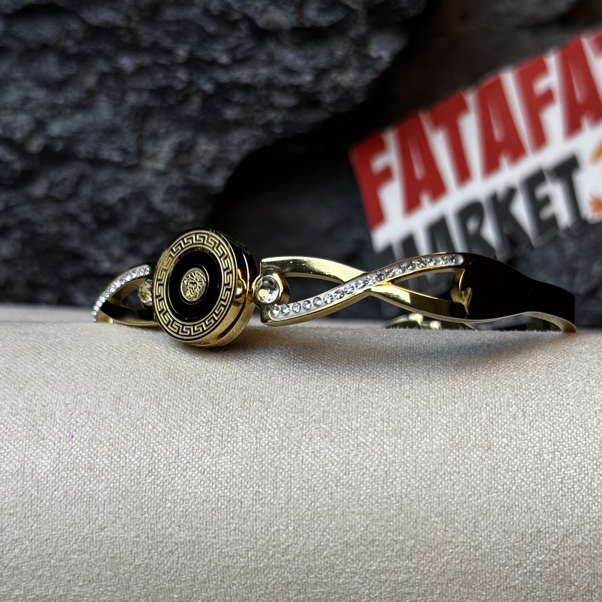 Versace Medusa '95 Crystal Cuff Bracelet Gold - 2 years Color guarantee thumbnail 3