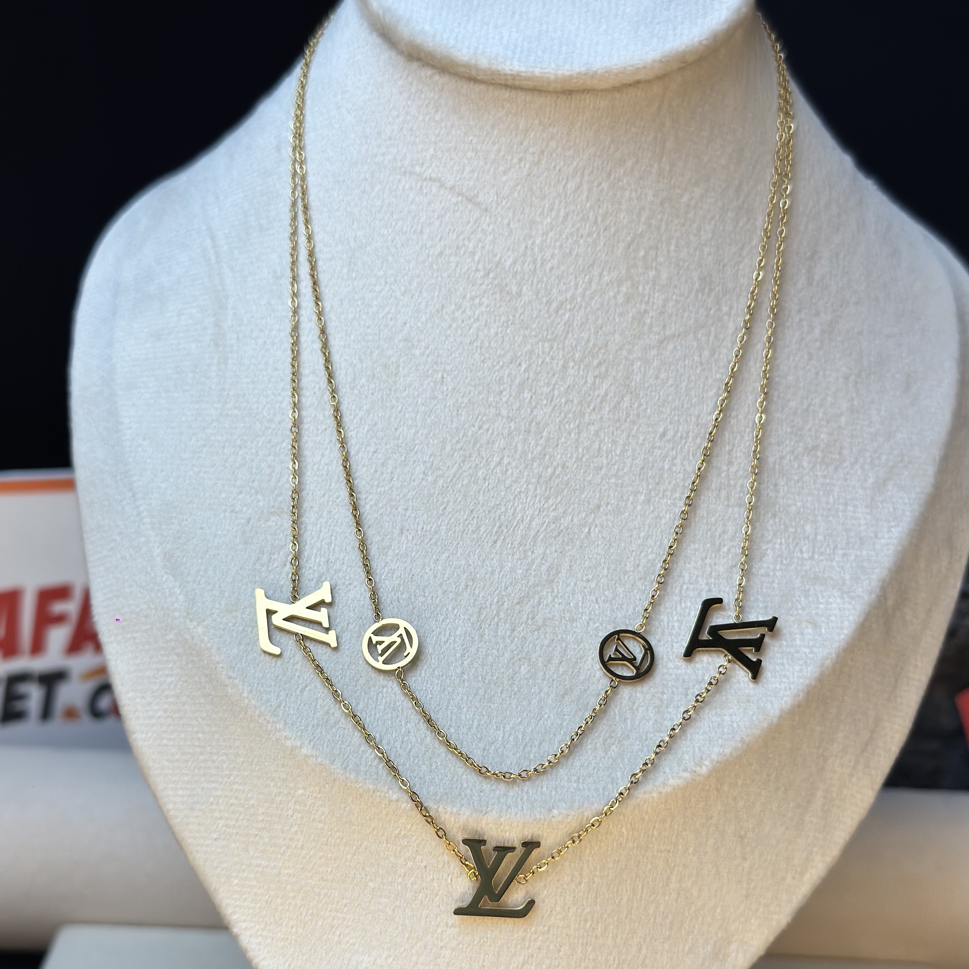 LV Floragram Necklace gold -  2 Years Color guarantee thumbnail 3