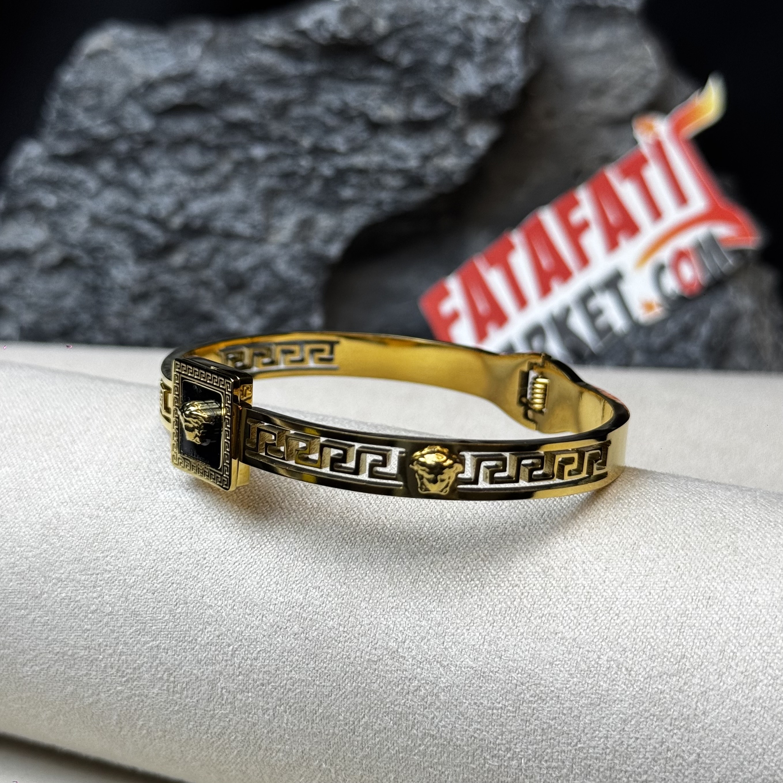 Versace Greca Cuff Bracelet Gold - 2 Years Color Guarantee thumbnail 4