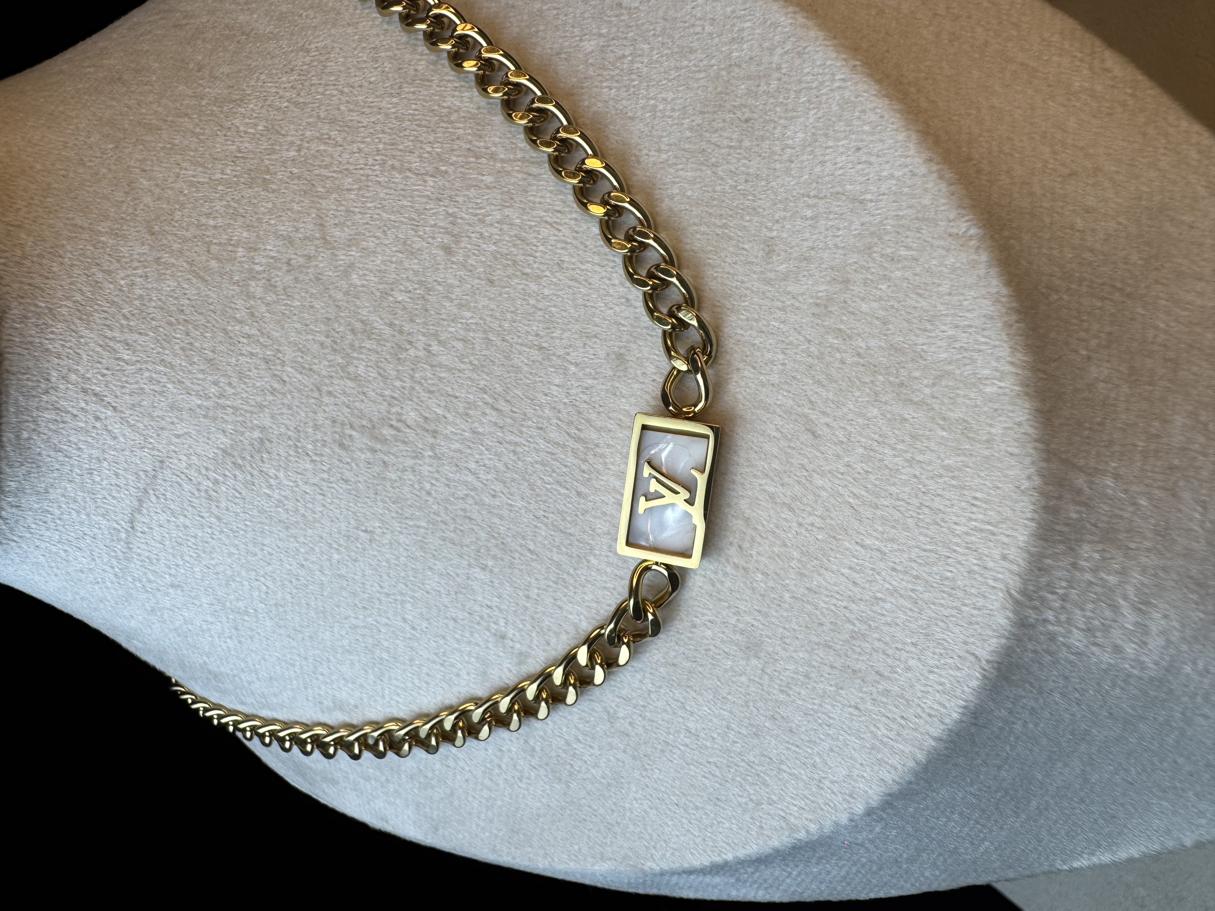 LV Iconic Enamel Necklace gold - 2 years Color guarantee