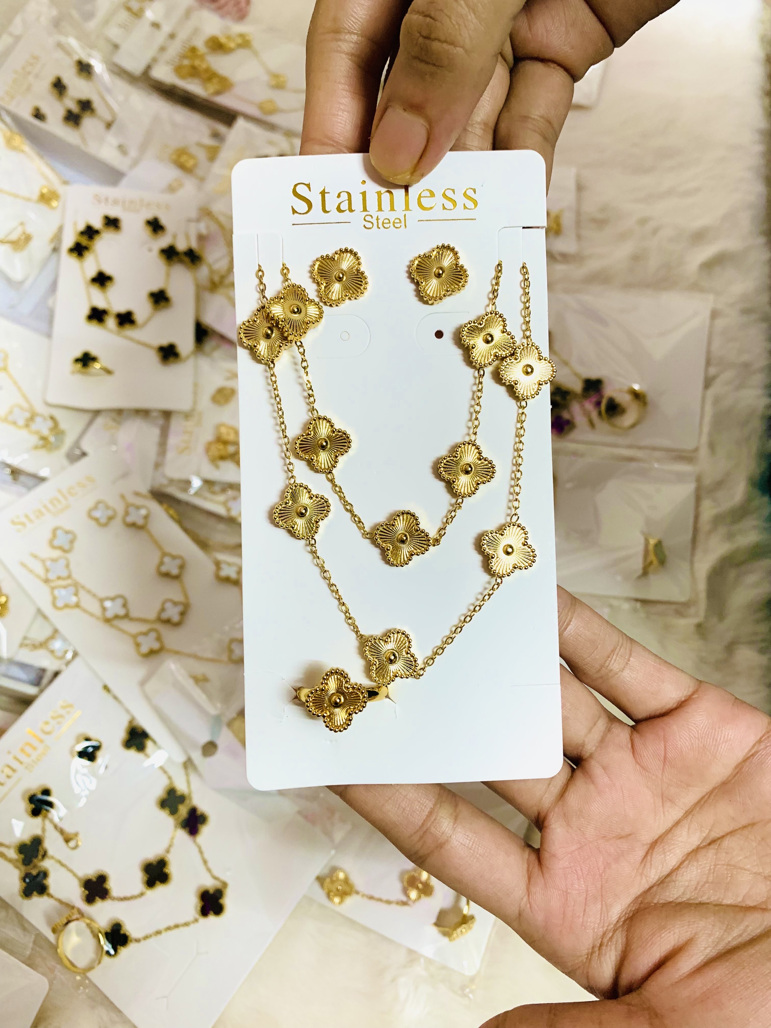 Stainlesssteel colour guaranteed jewellery set😍_img_2