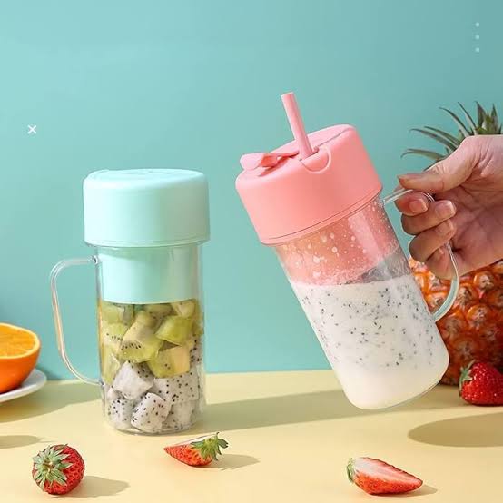 Portable juicer with straw