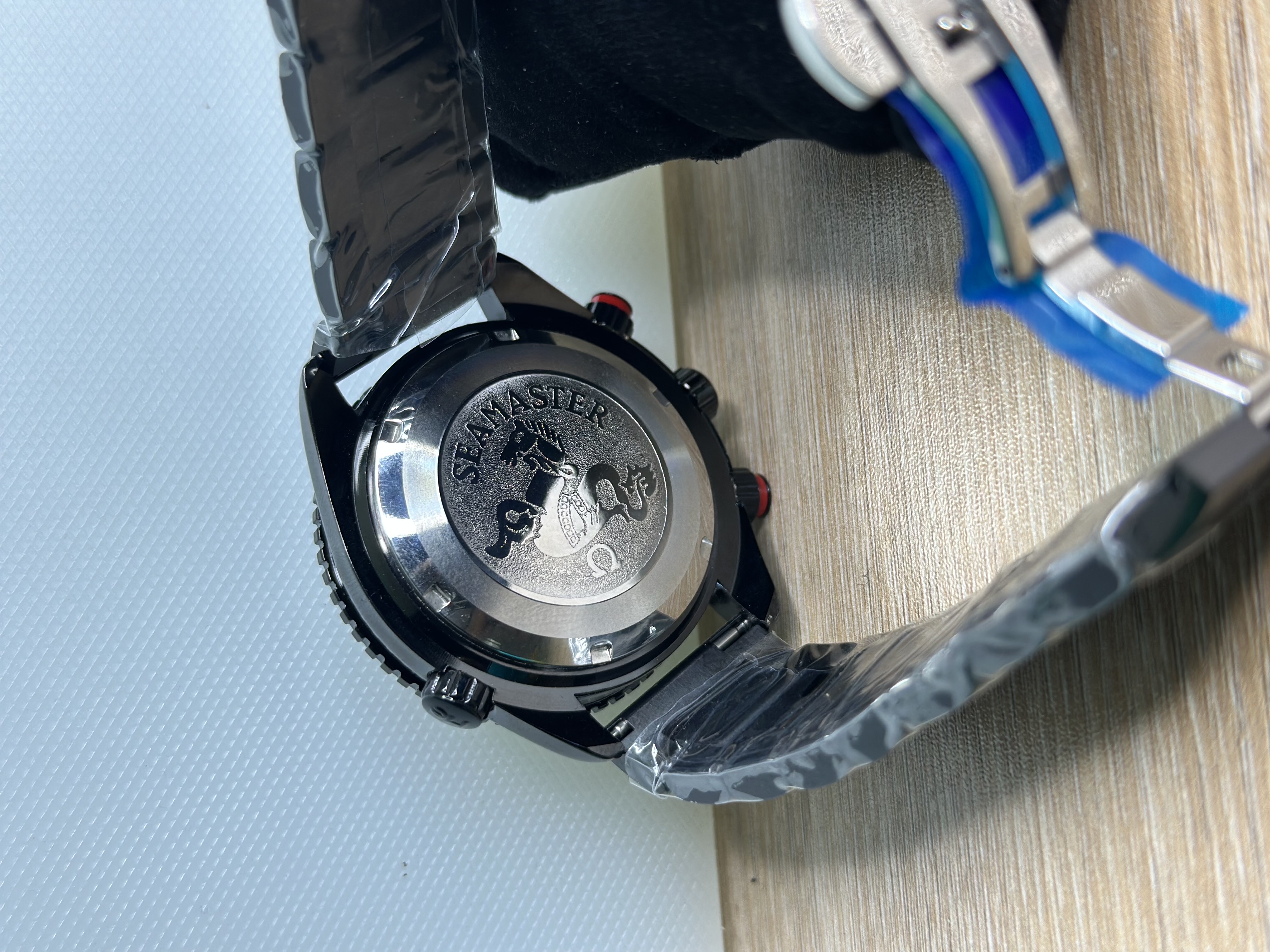 Omega Seamaster Co-Axial 600M Black Chain - Red Accent_img_1