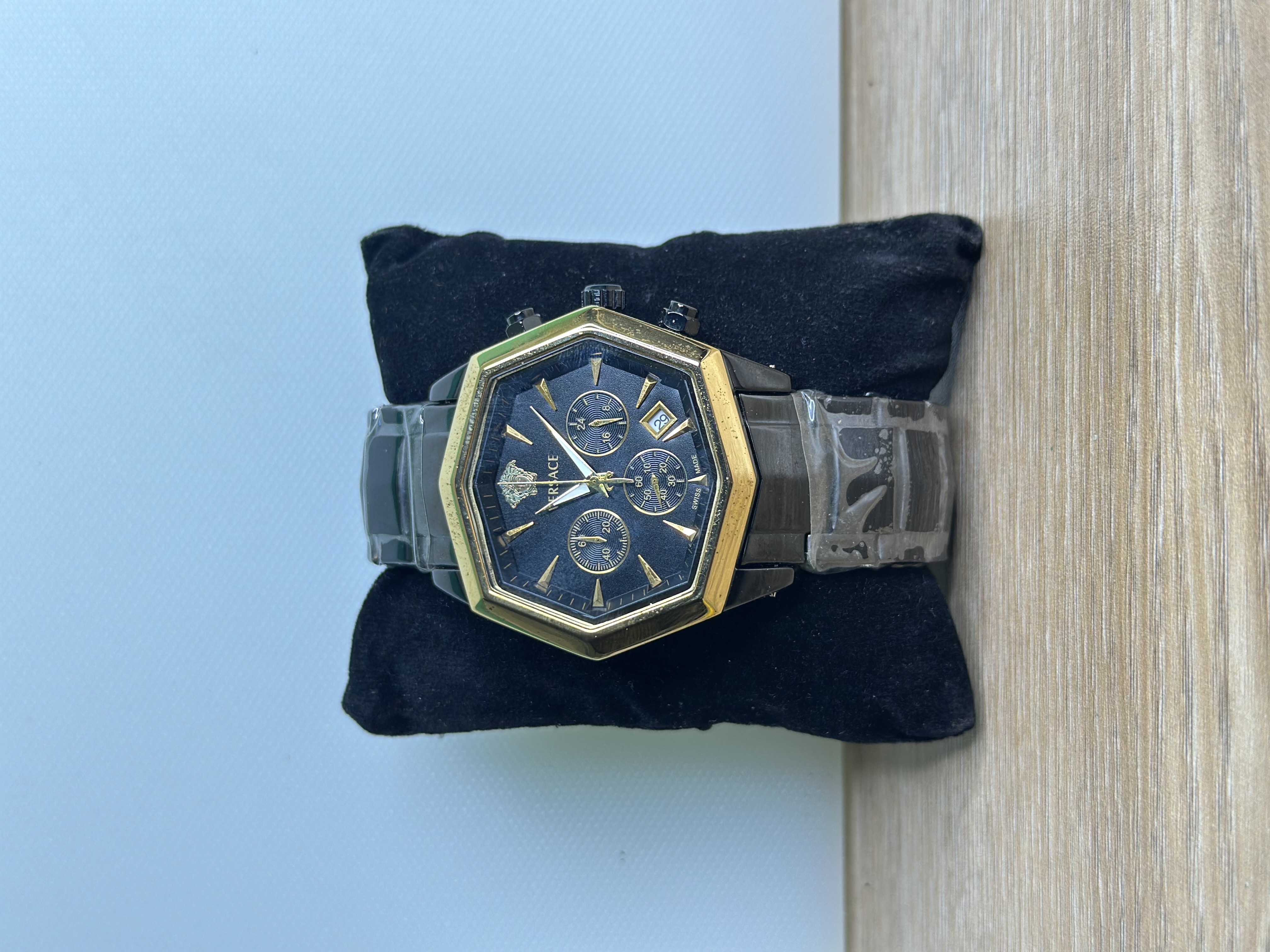 Rare Versace Atelier Black Chain - Gold Bezel_img_0