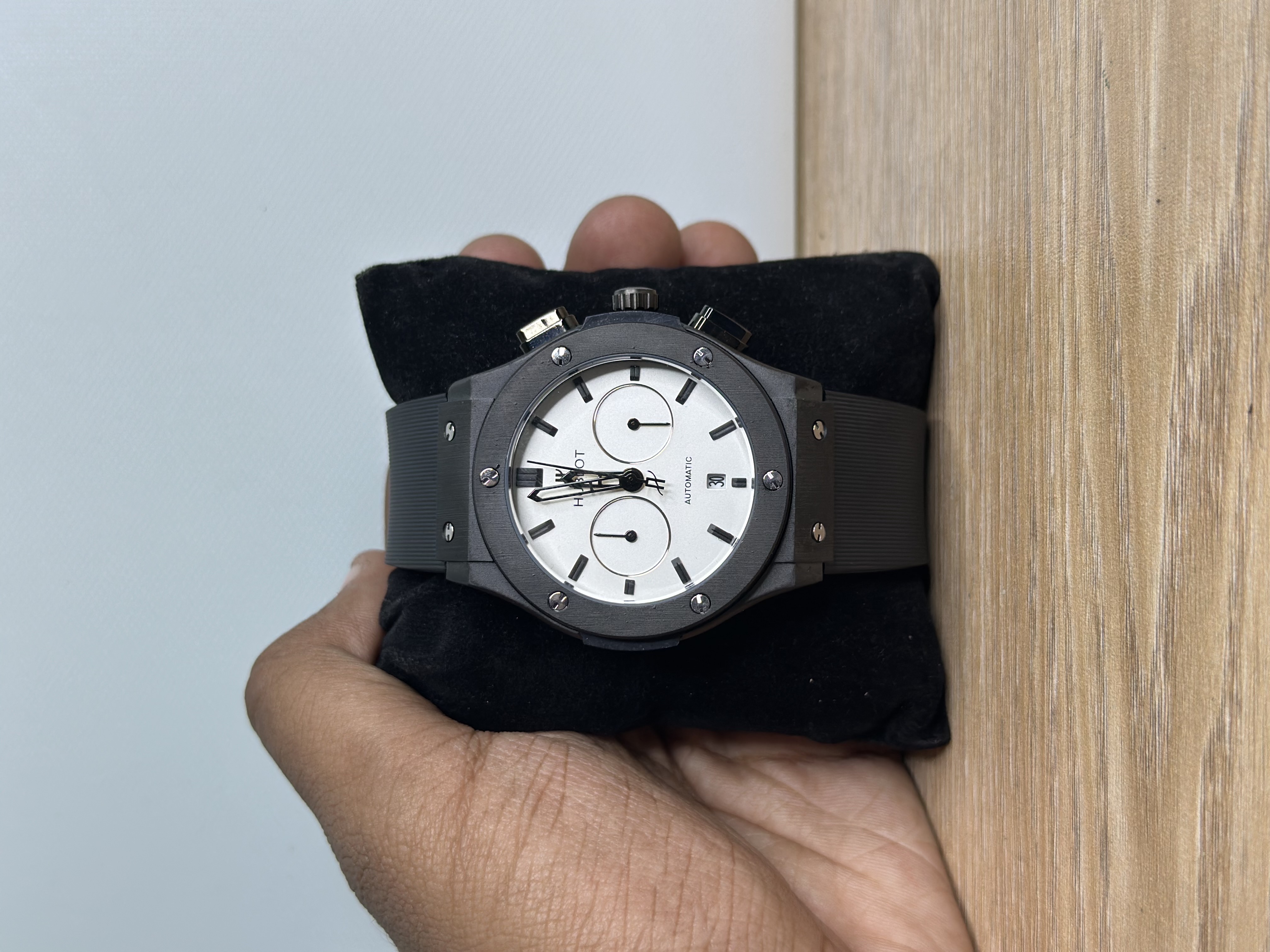 Hublot Classic Fusion Chronograph - Black Strap, Black Bezel, White Dial_img_0