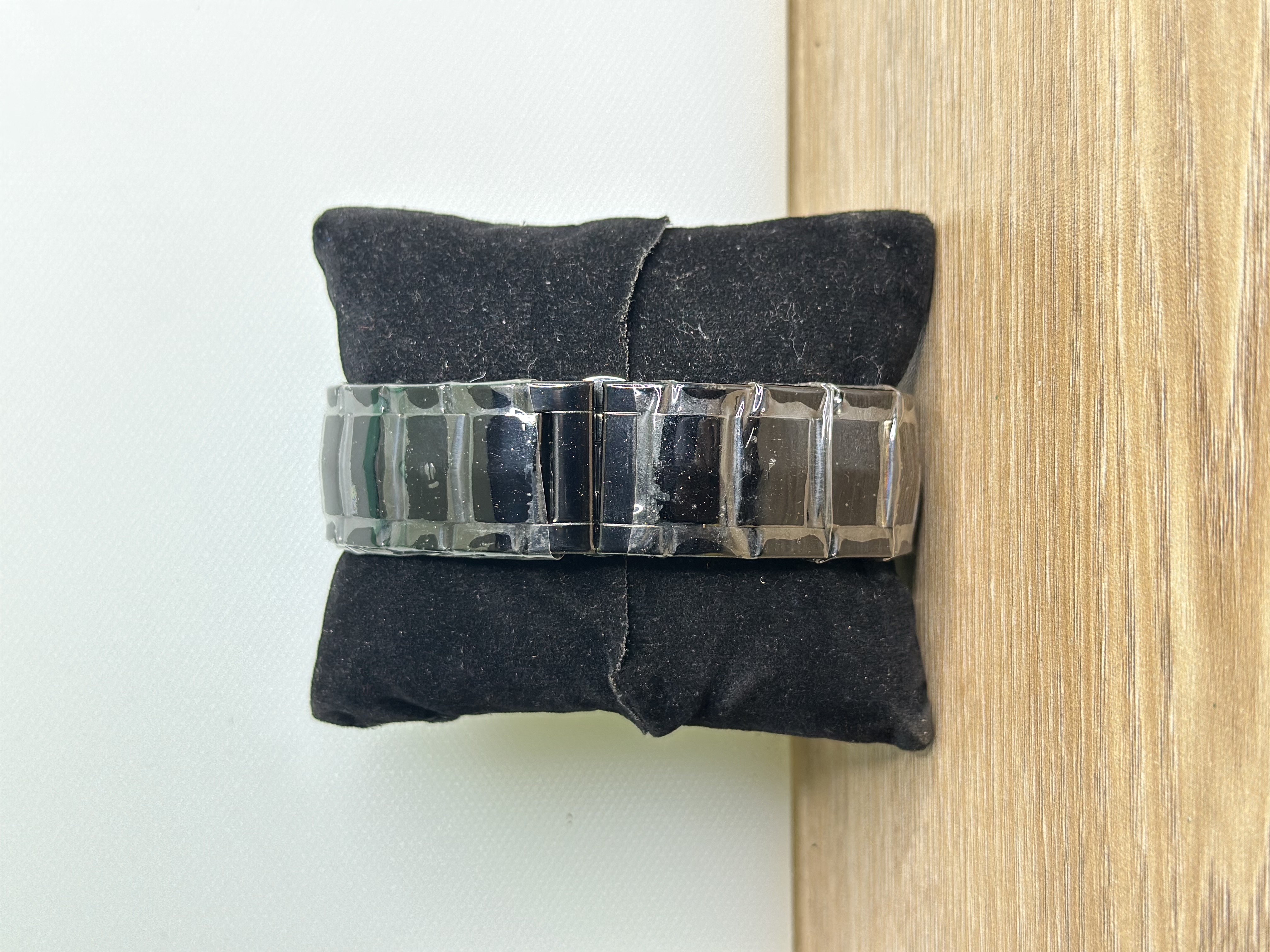 Rare Versace Atelier Black Chain - Gold Bezel_img_3